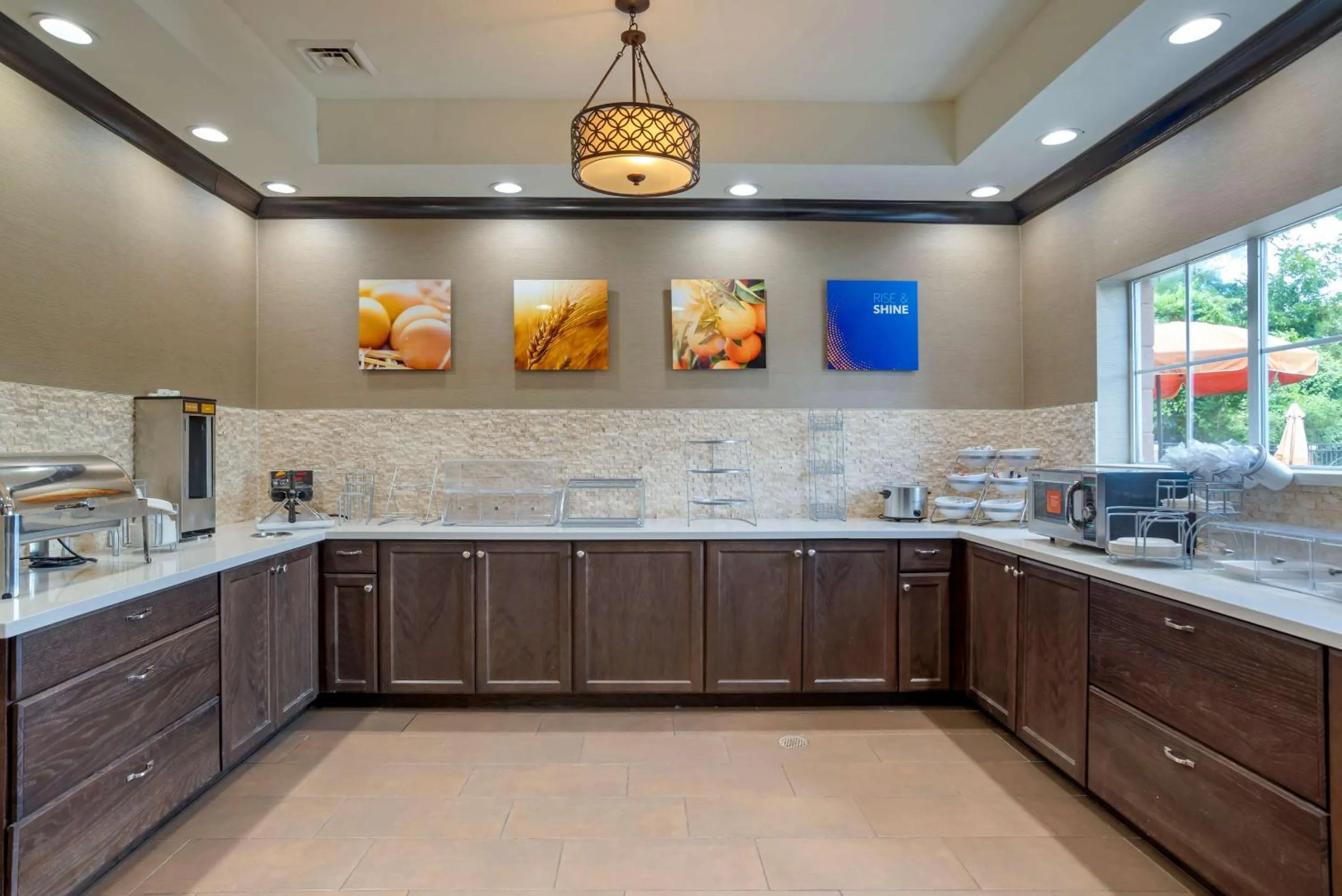 Breakfast in Comfort Suites Alexandria North