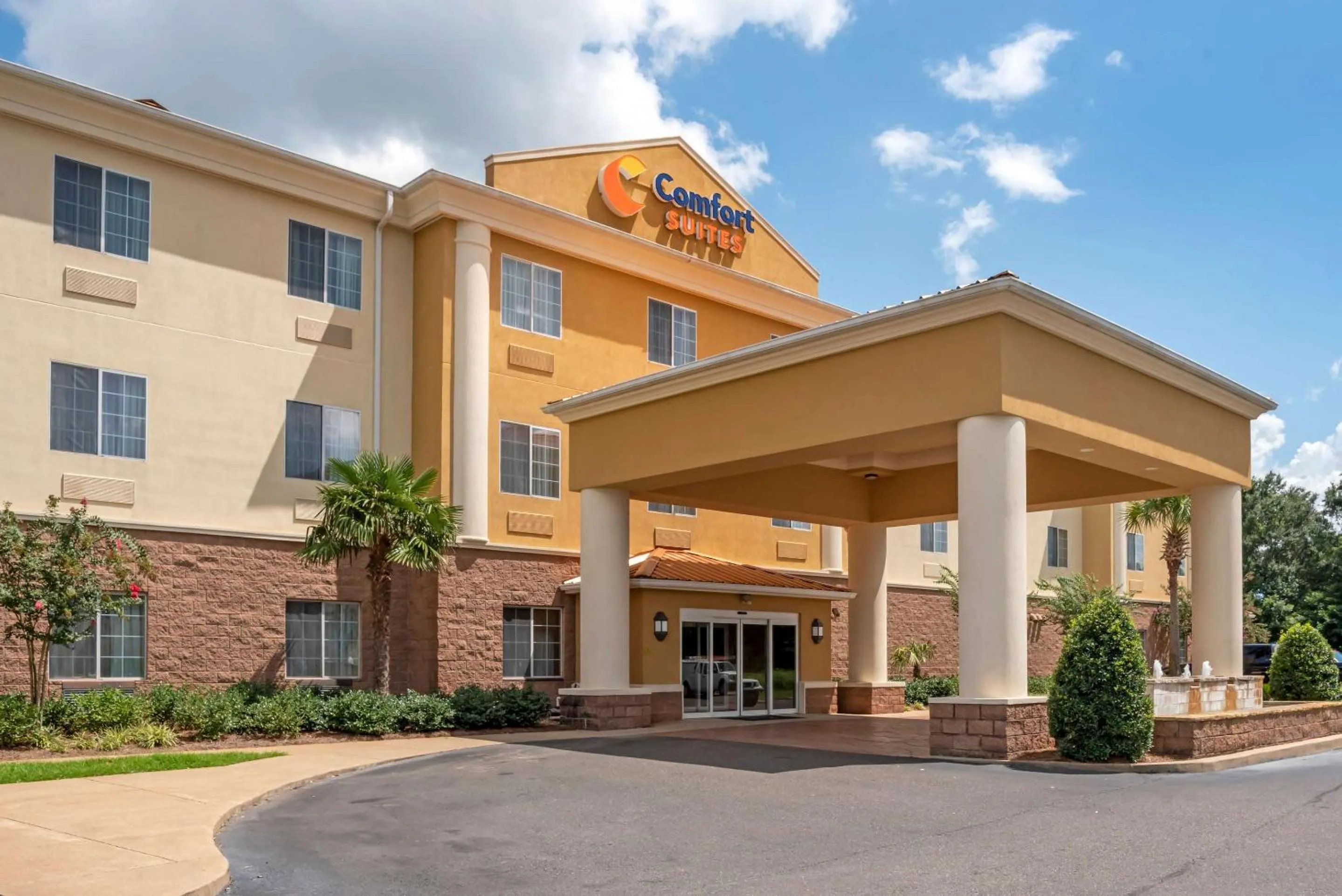 Property building in Comfort Suites Alexandria North
