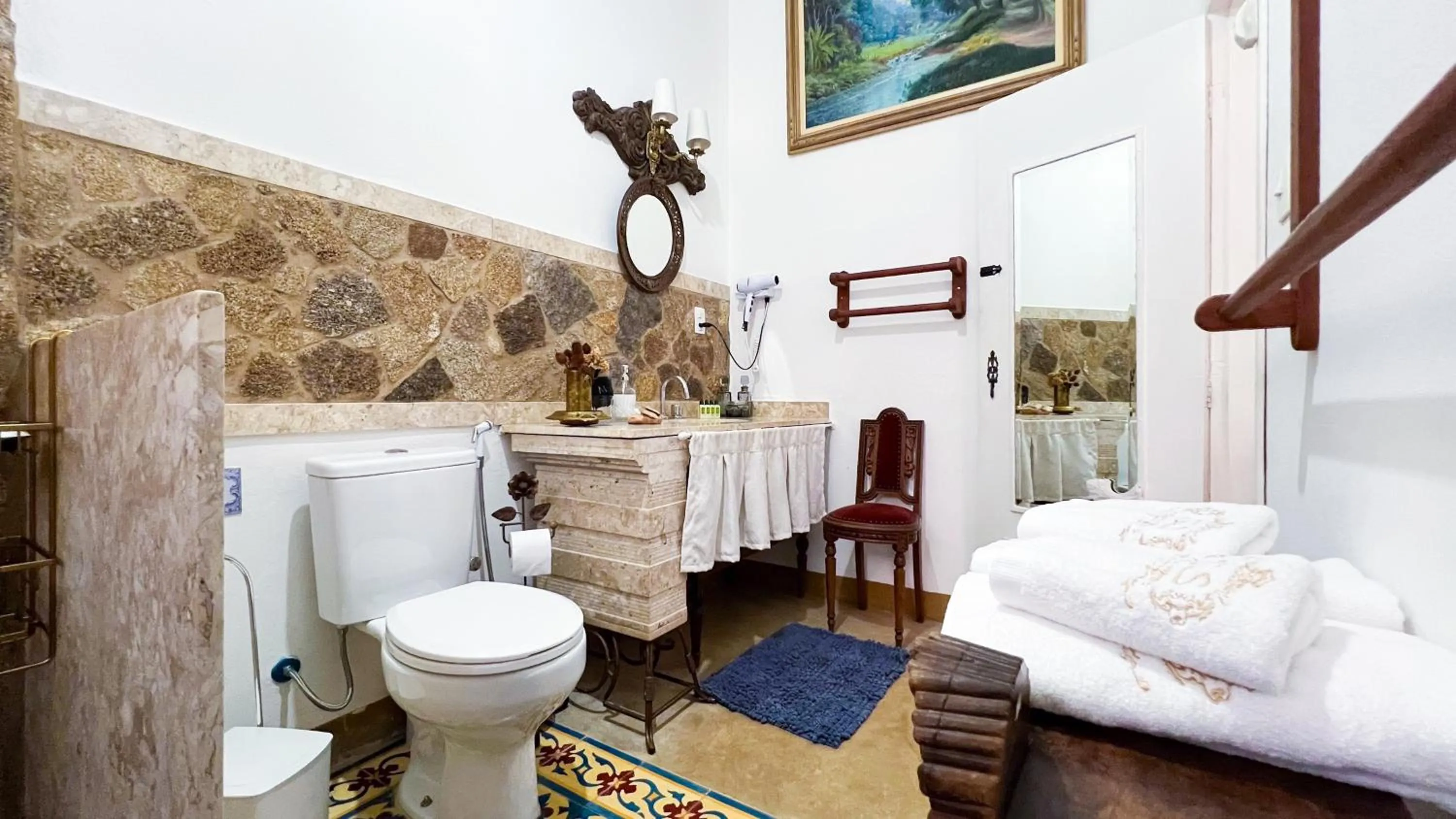 Toilet in Segredo da Serra Guest House