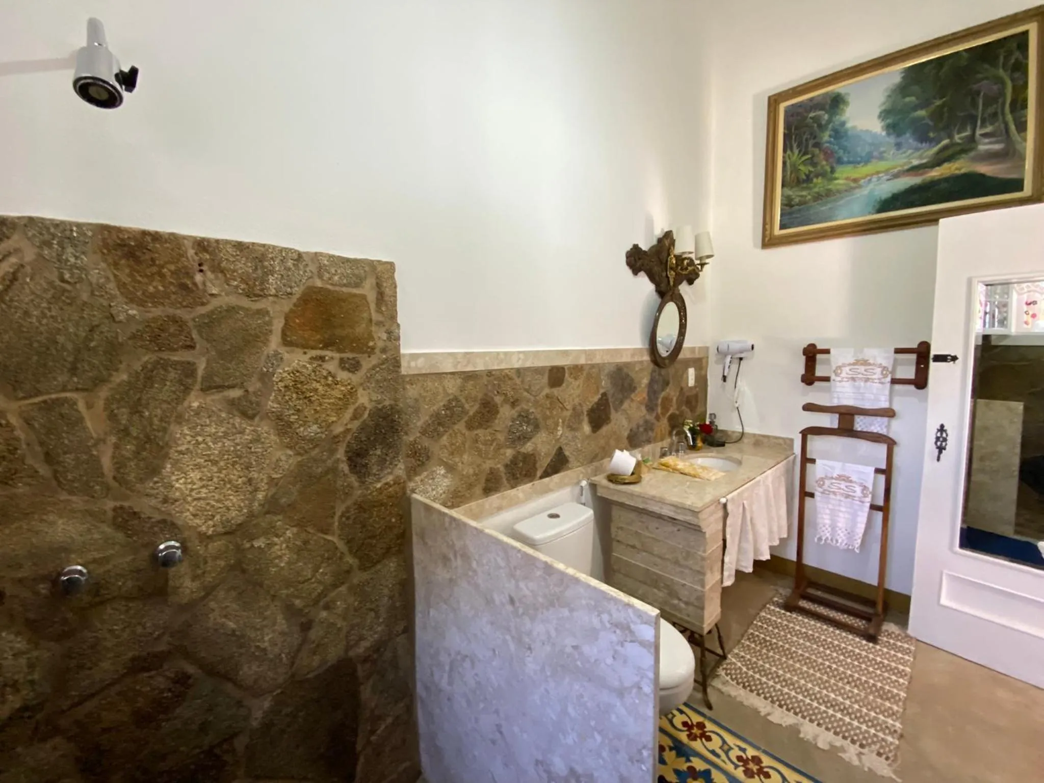 Bathroom in Segredo da Serra Guest House