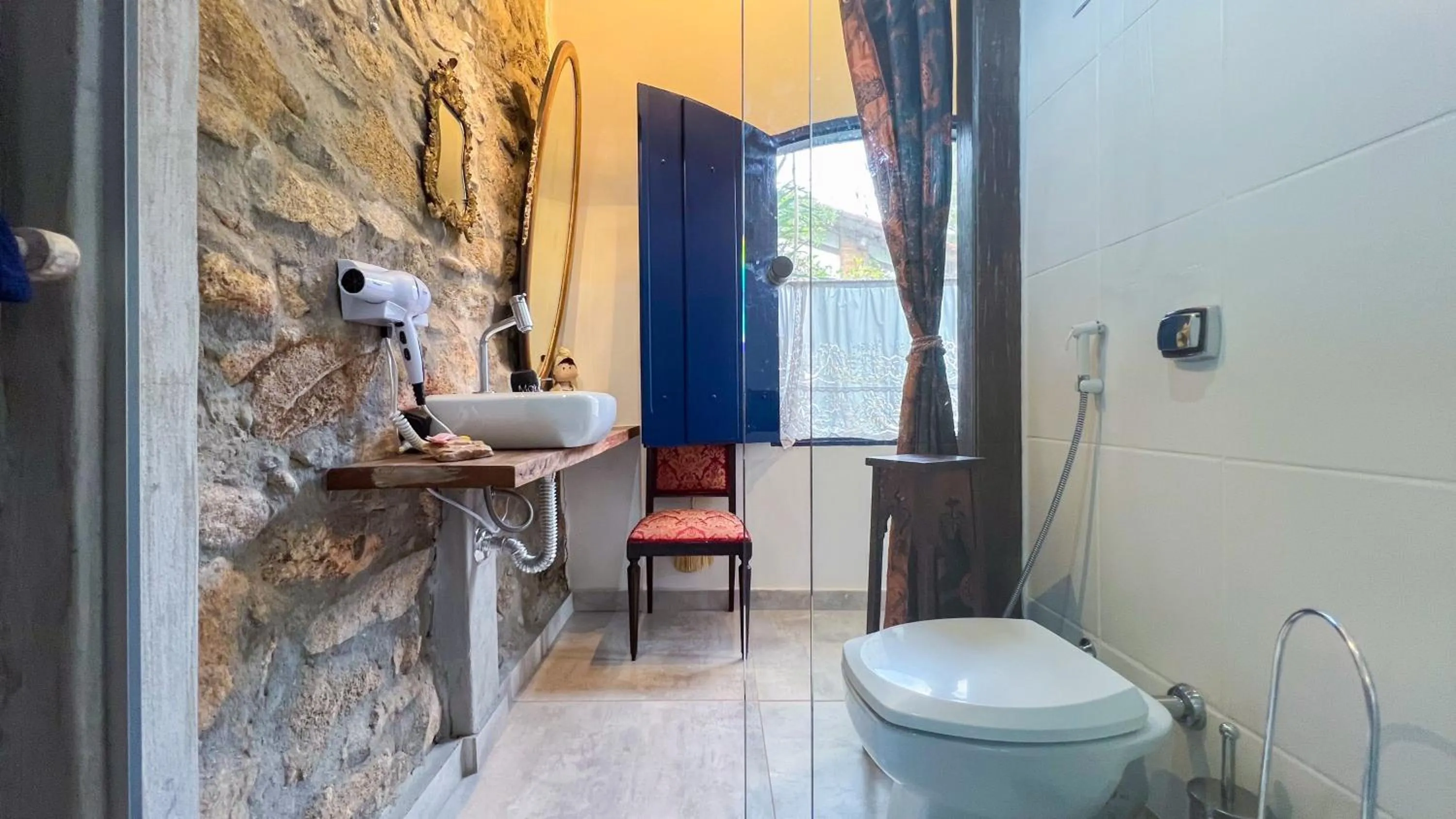 Toilet in Segredo da Serra Guest House