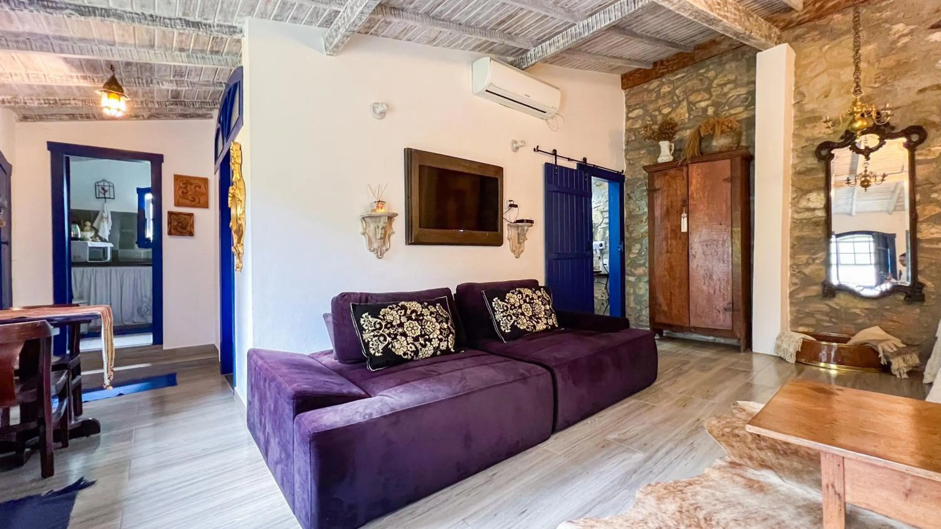 TV and multimedia in Segredo da Serra Guest House