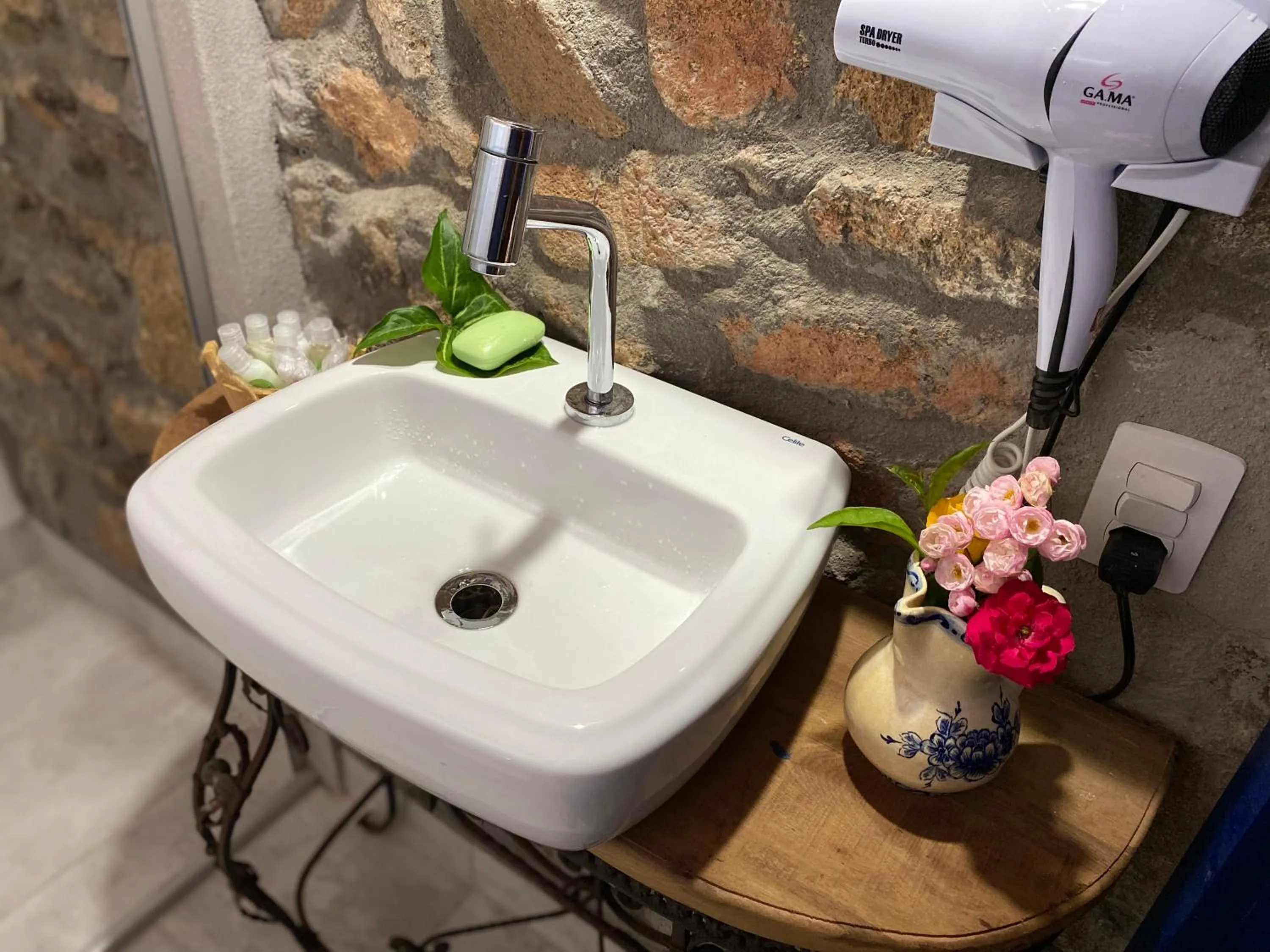 Bathroom in Segredo da Serra Guest House