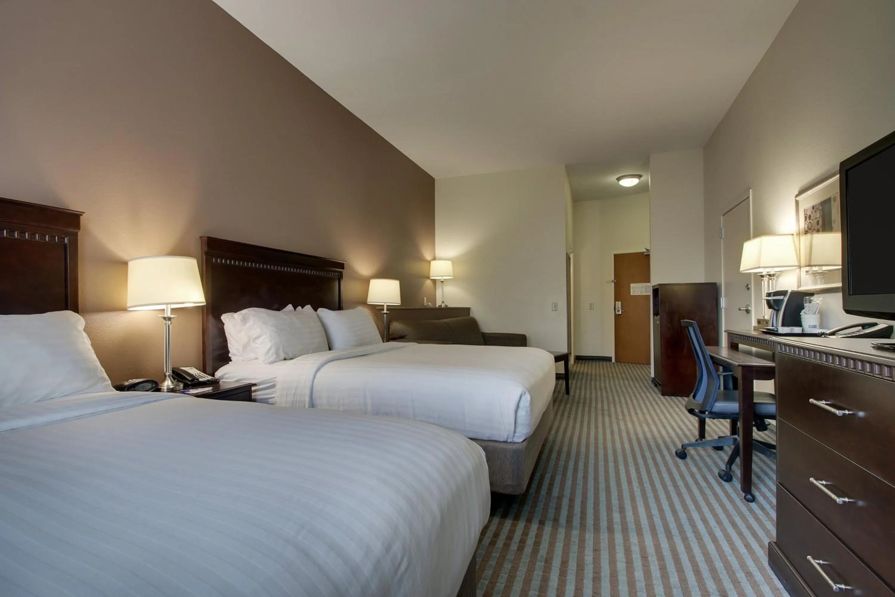 Photo of the whole room, Bed in Holiday Inn Express Leland - Wilmington Area by IHG