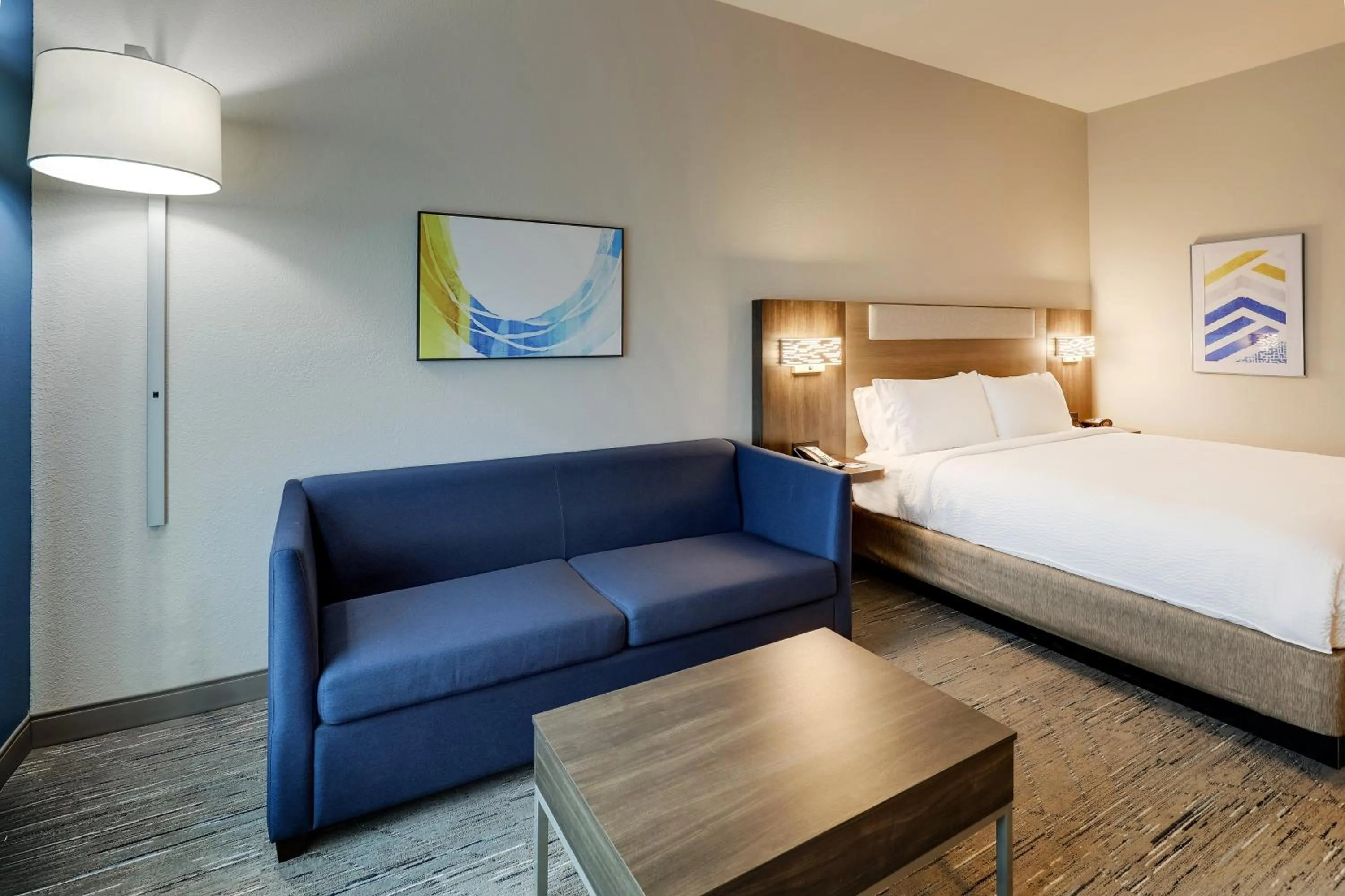 Photo of the whole room, Bed in Holiday Inn Express Leland - Wilmington Area by IHG