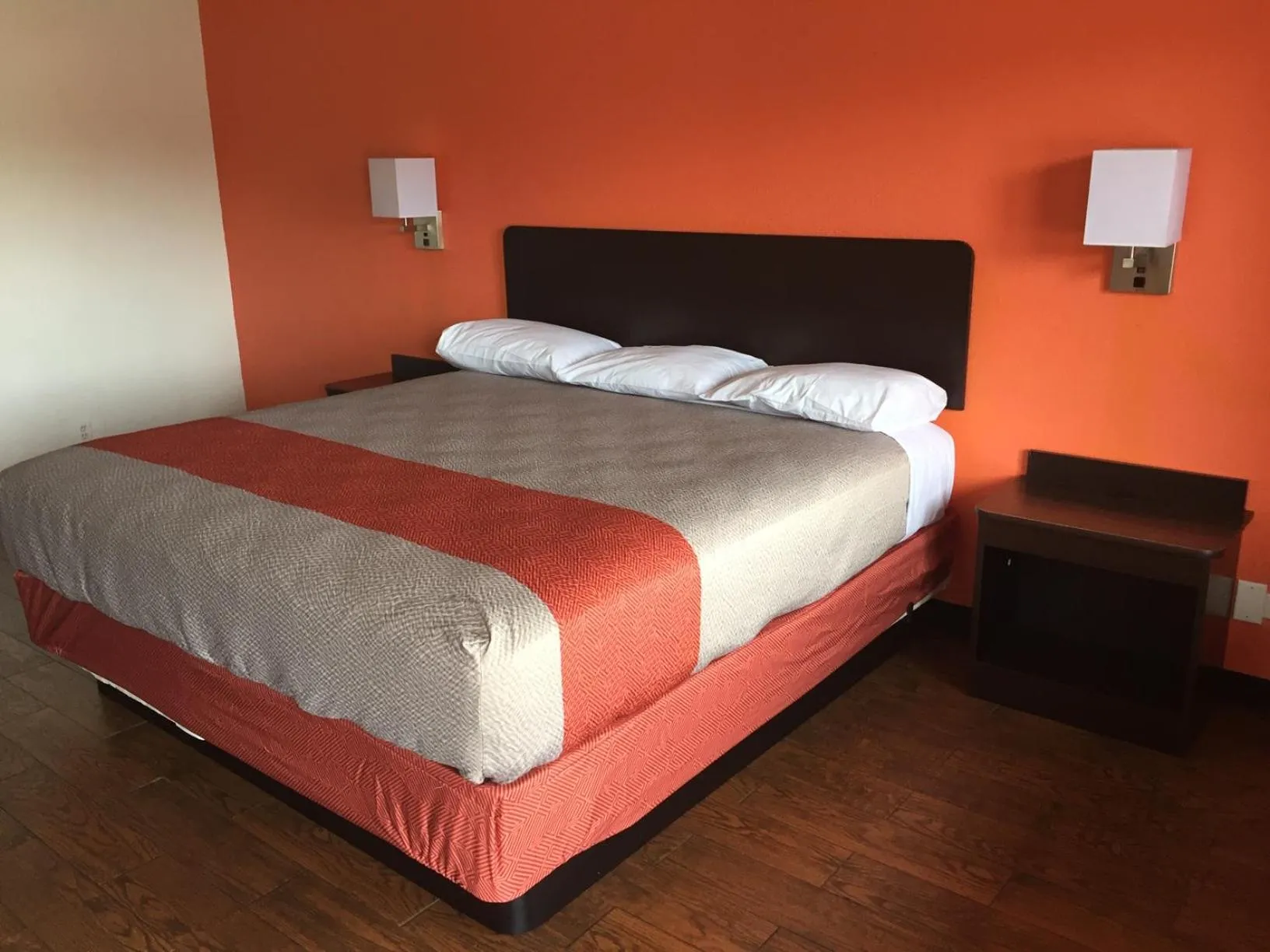 Bedroom, Bed in Motel 6-Waco, TX