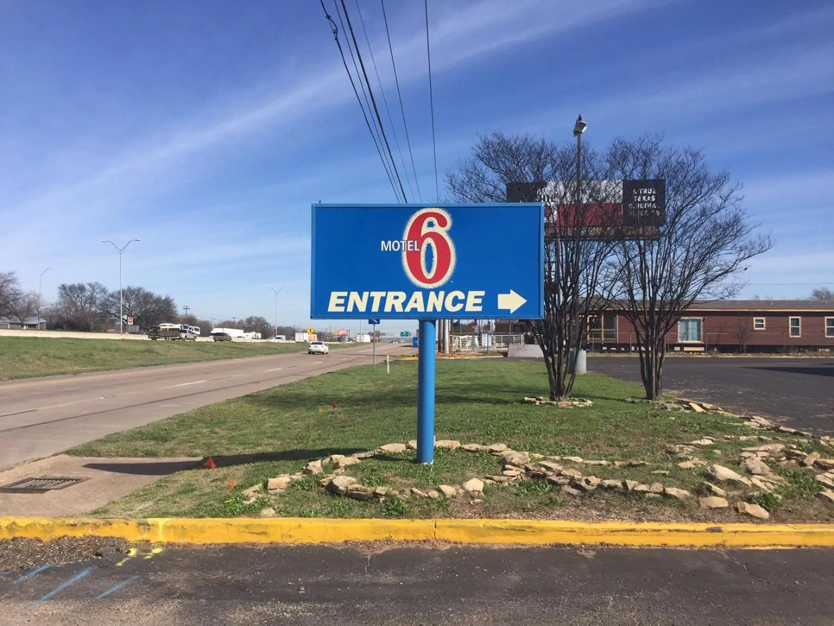 Property building in Motel 6-Waco, TX