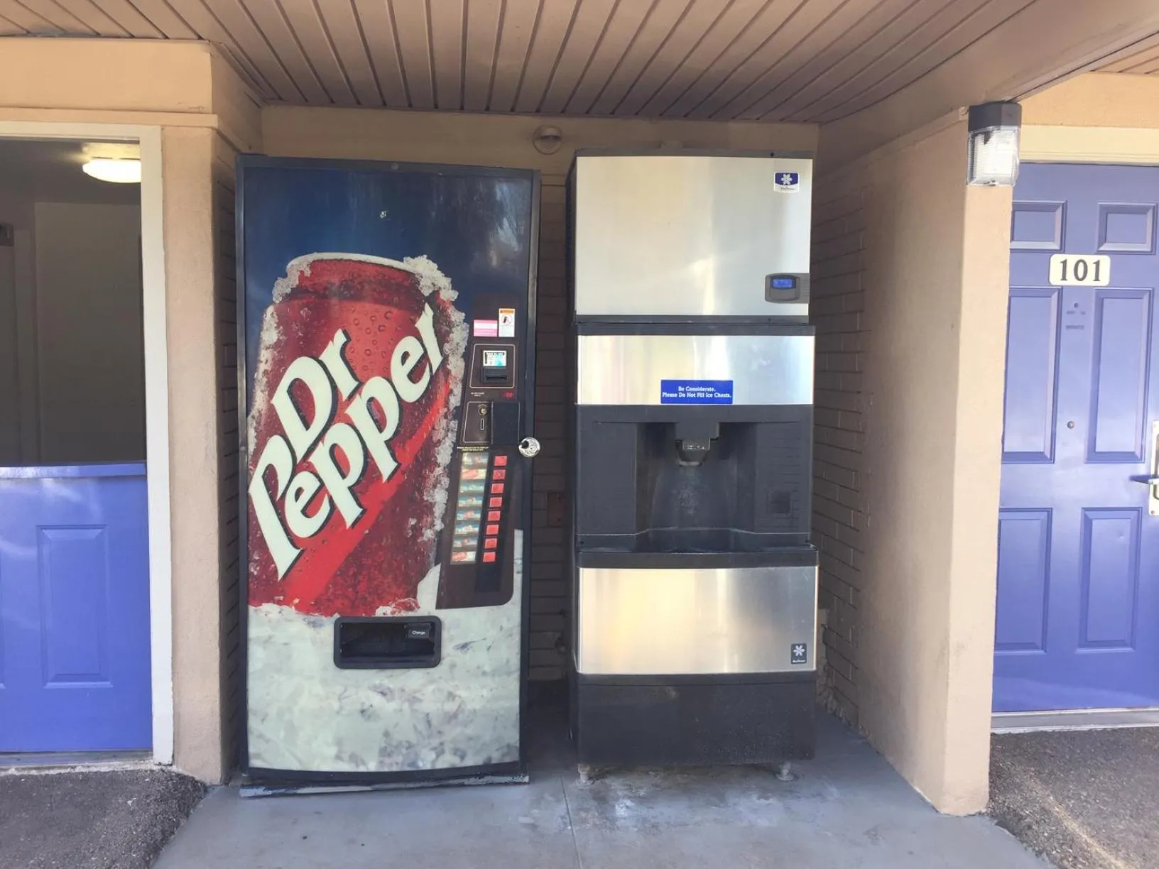 vending machine in Motel 6-Waco, TX