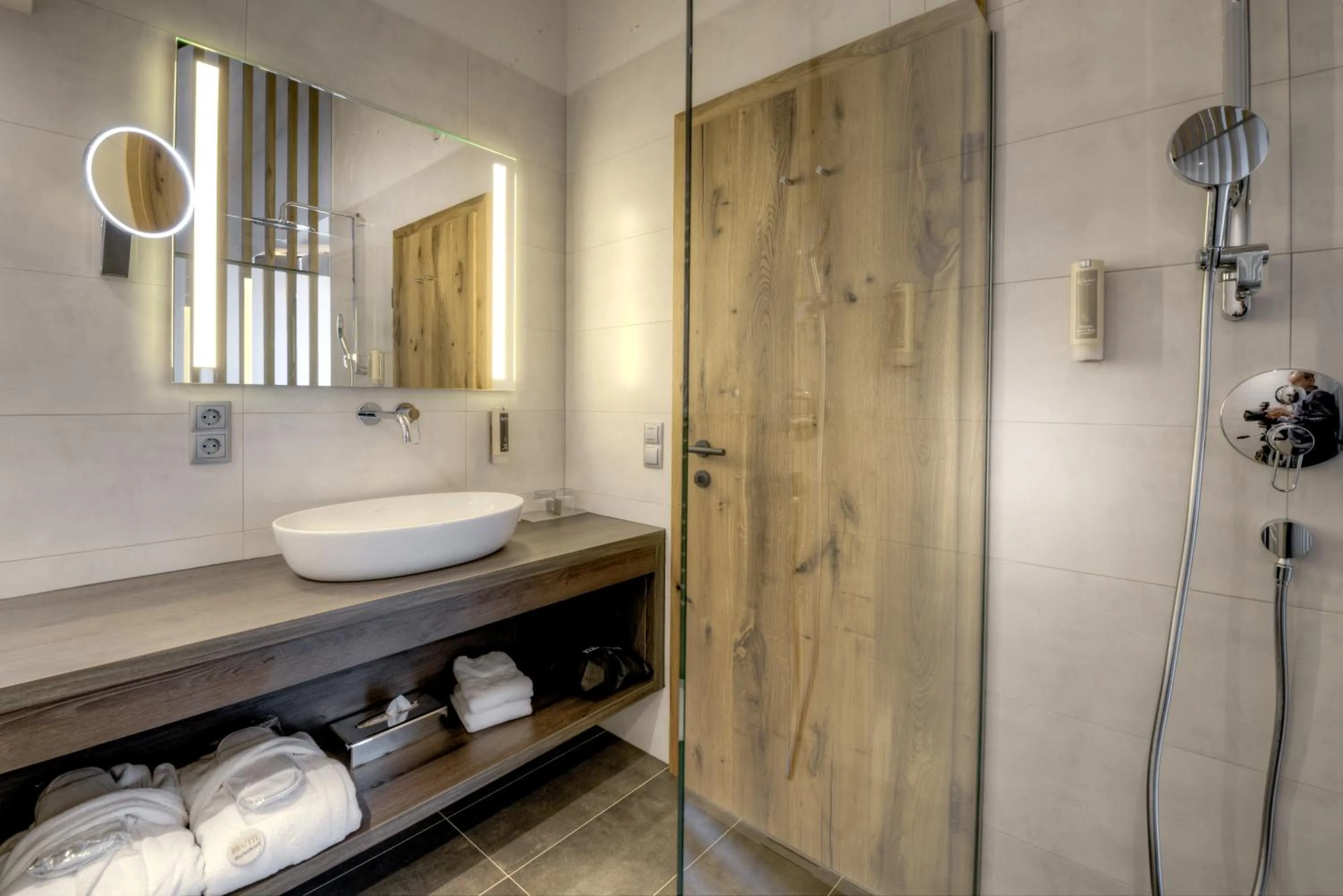 Shower in Hotel Brigitte