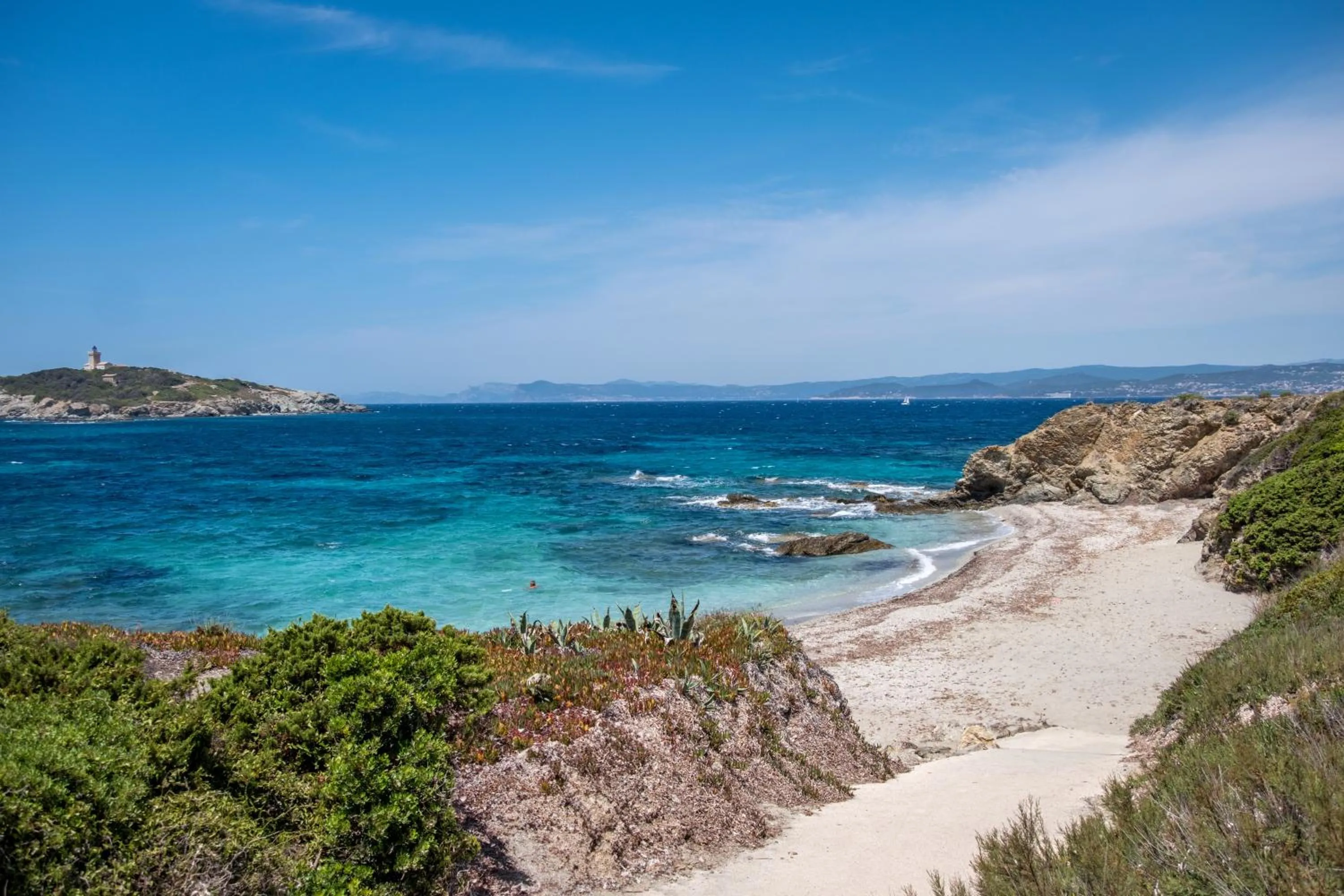 Beach in Hôtel Helios & SPA - Ile des Embiez