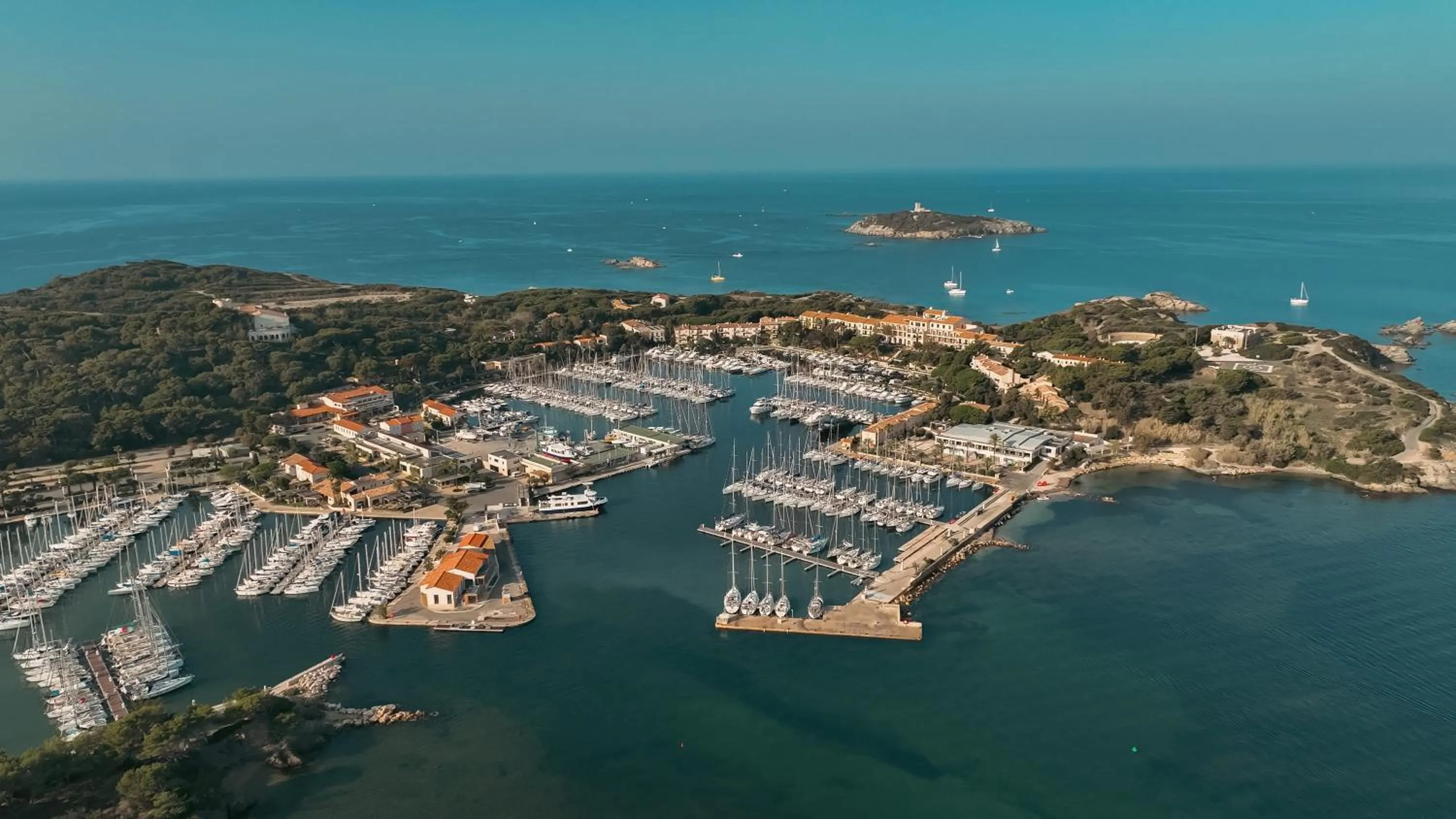 Bird's eye view in Hôtel Helios & SPA - Ile des Embiez