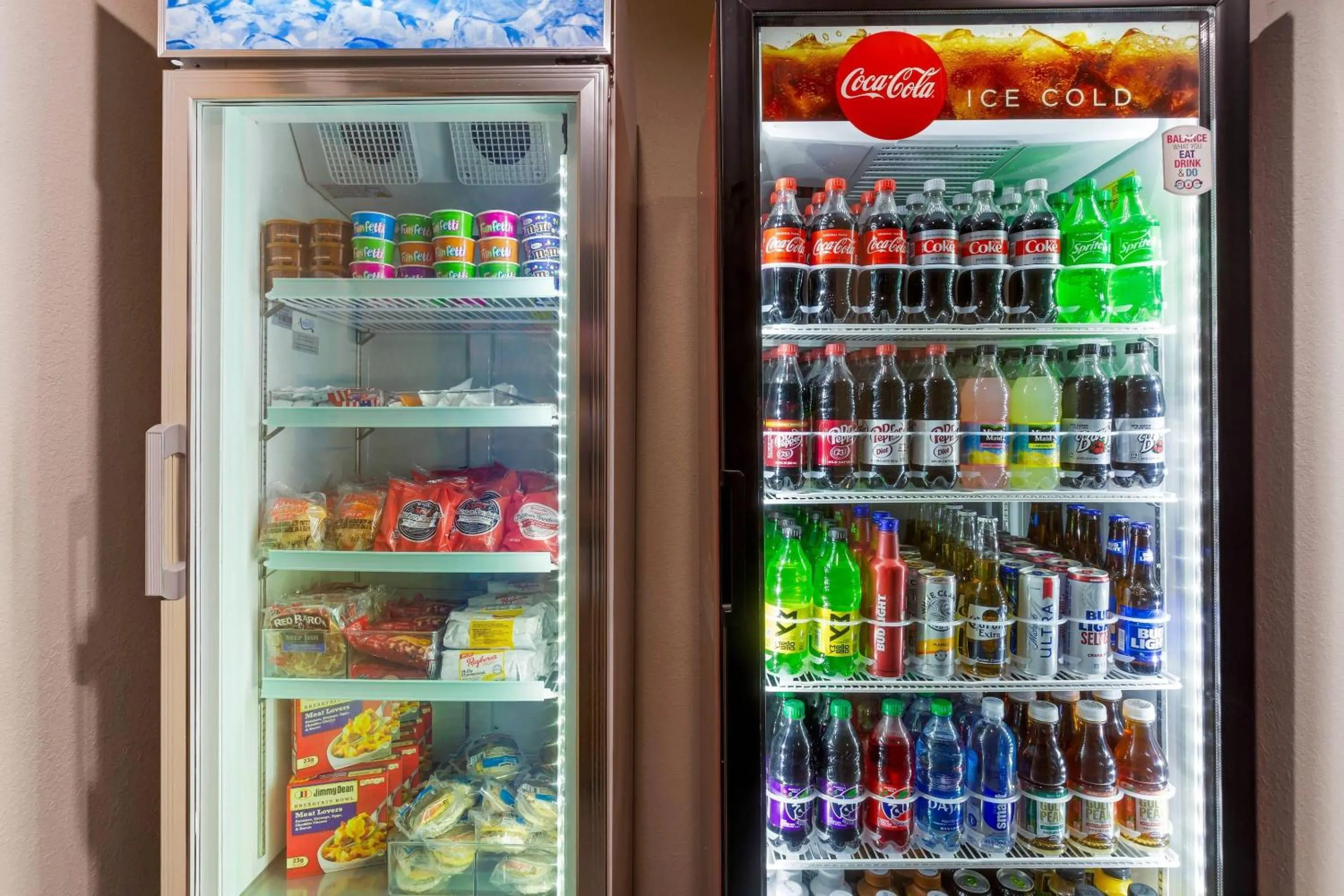 Food and drinks in Comfort Suites Little Rock West