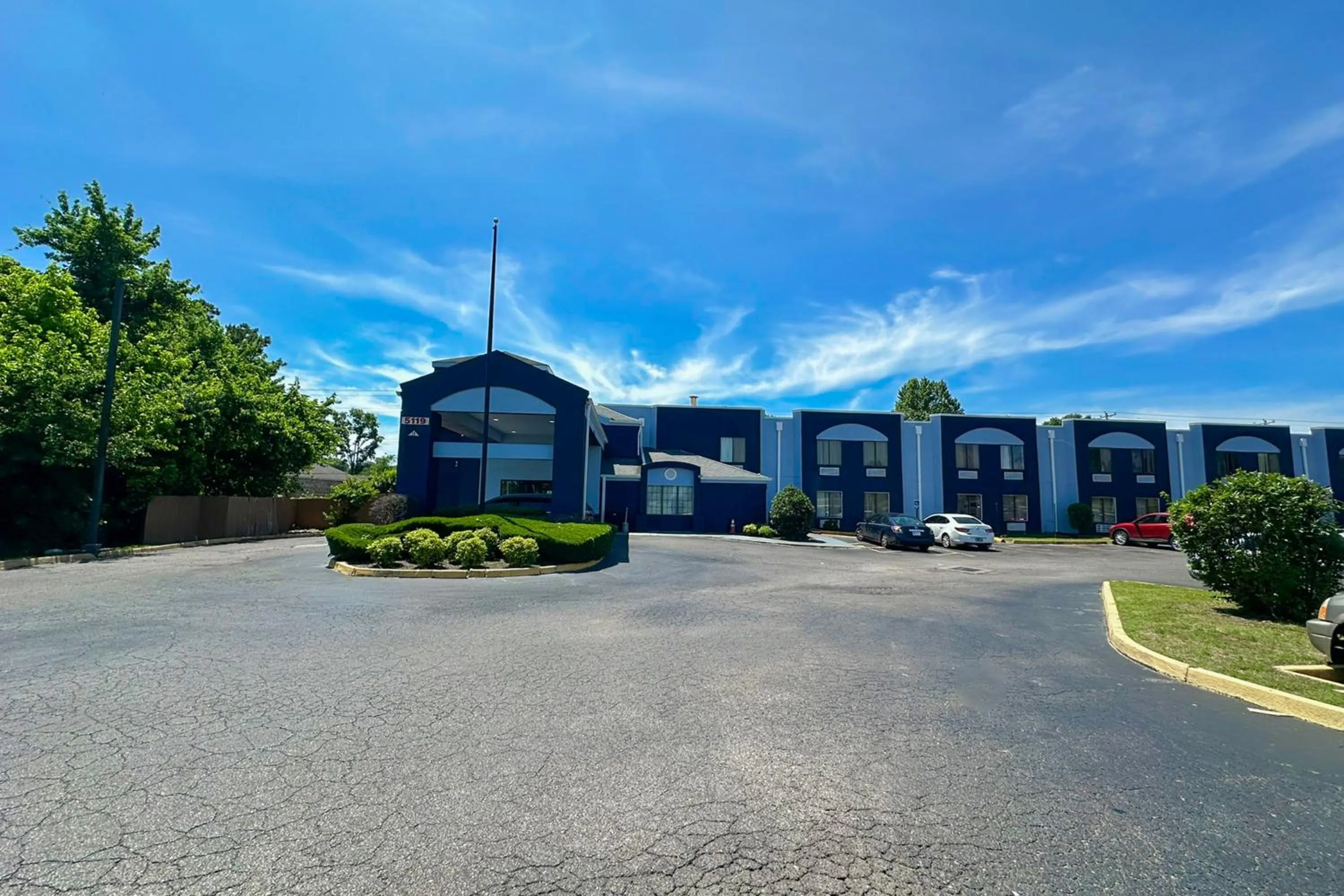Facade/entrance in Classic Inn By Townhouse American Way Memphis I 240