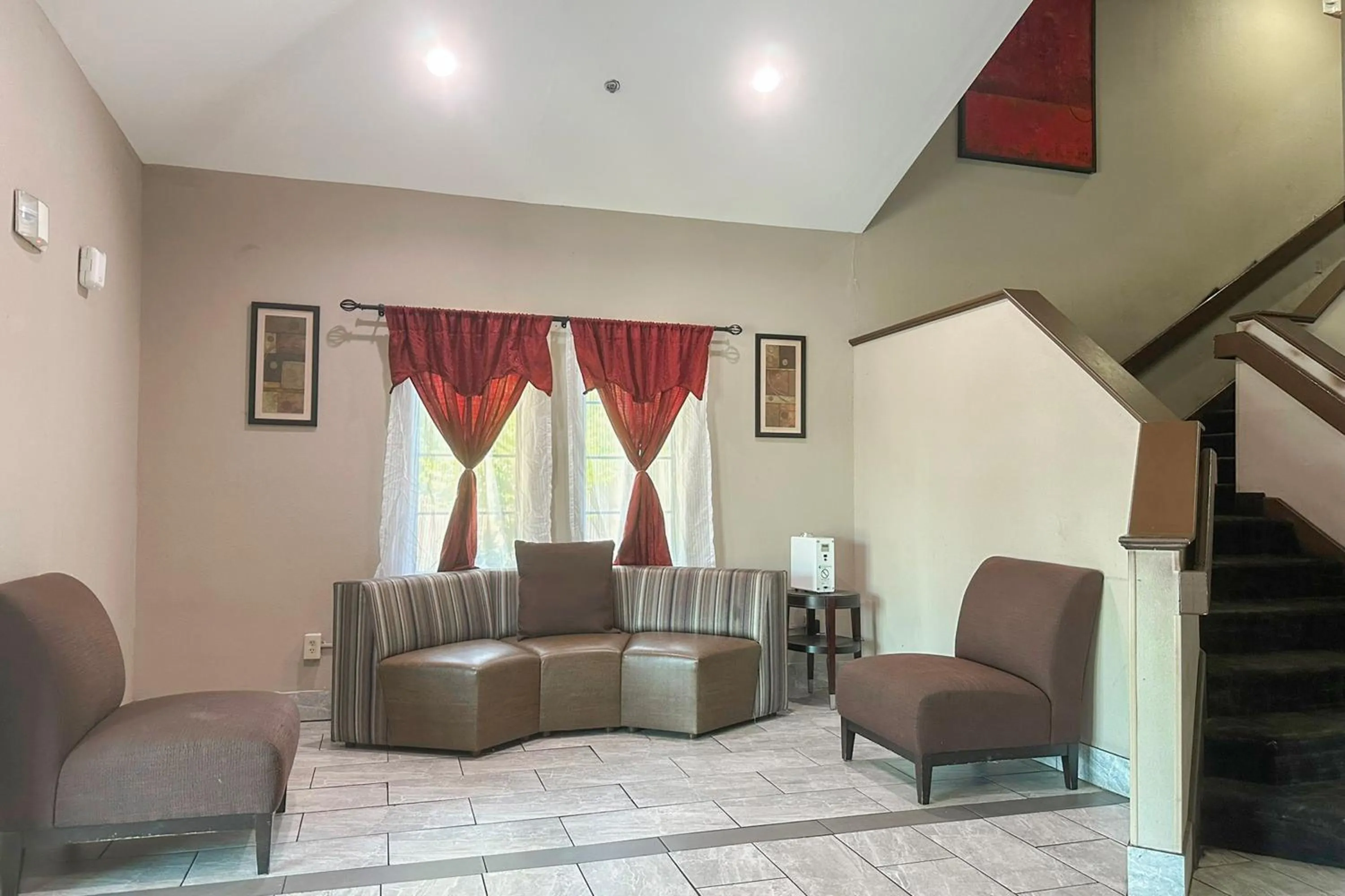 Seating area in Classic Inn By Townhouse American Way Memphis I 240