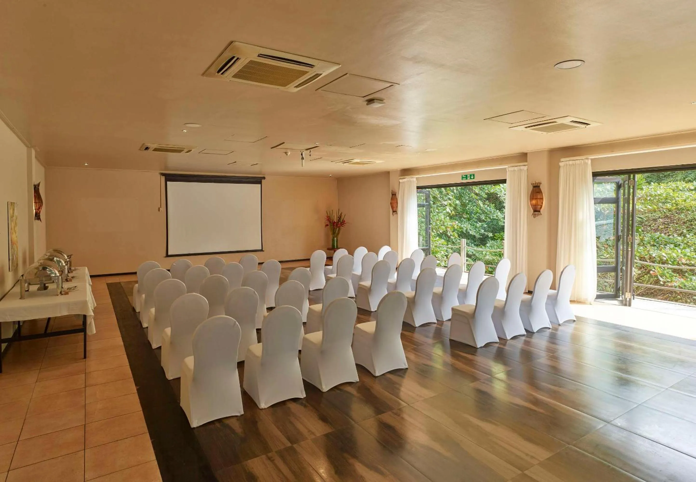Meeting/conference room in DoubleTree by Hilton Seychelles Allamanda Resort & Spa