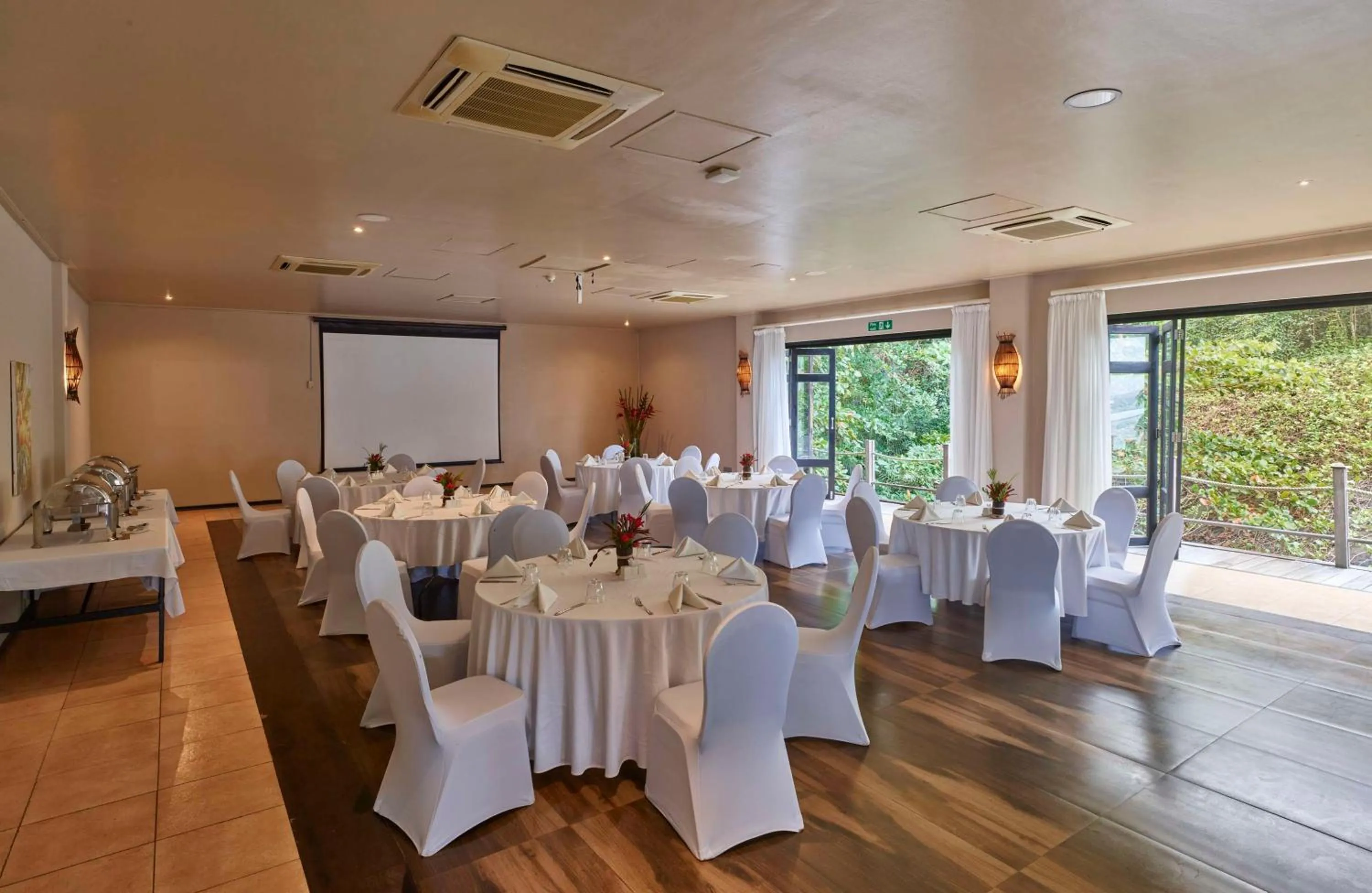 Meeting/conference room in DoubleTree by Hilton Seychelles Allamanda Resort & Spa