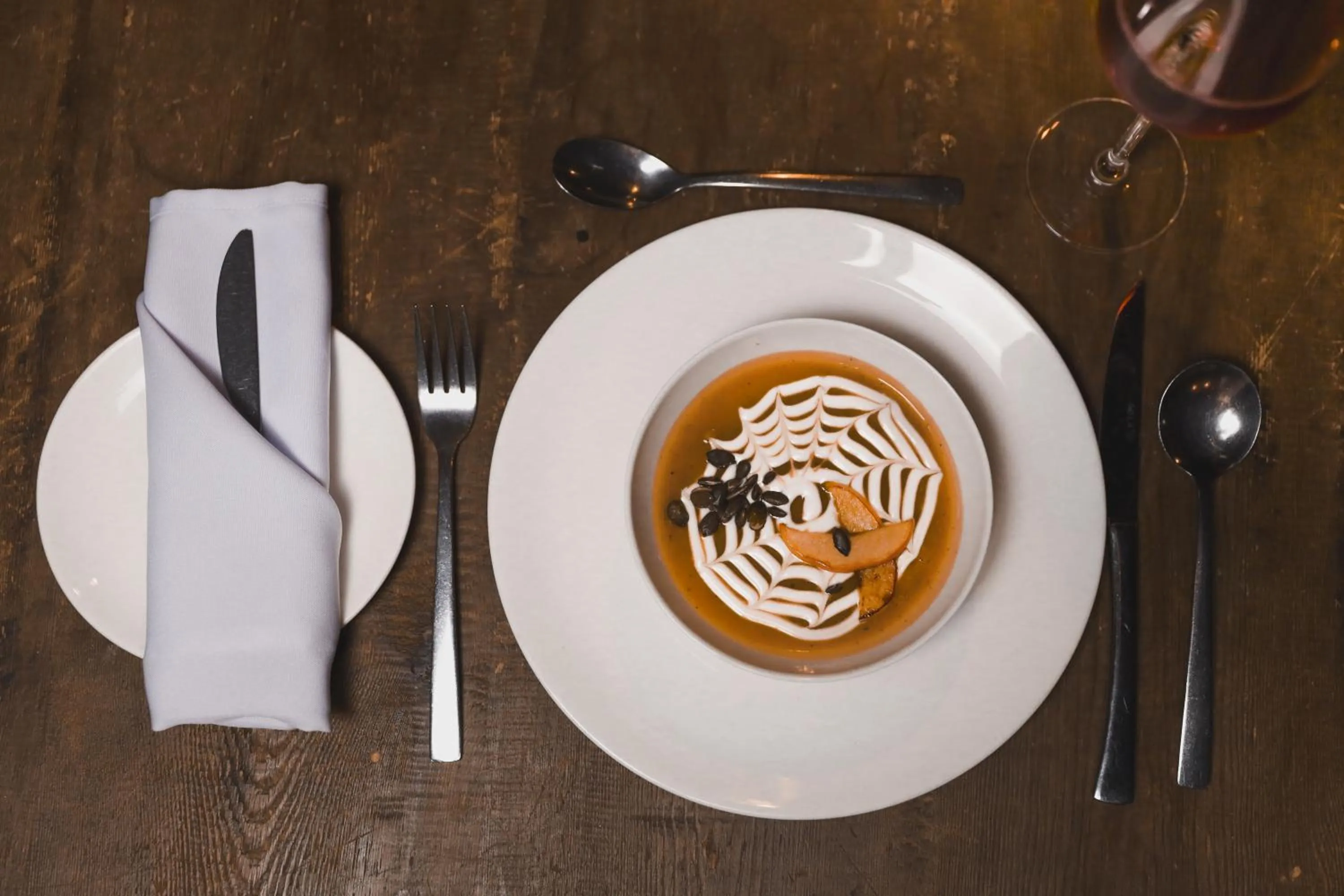 Food and drinks in Leopard Mountain Safari Lodge