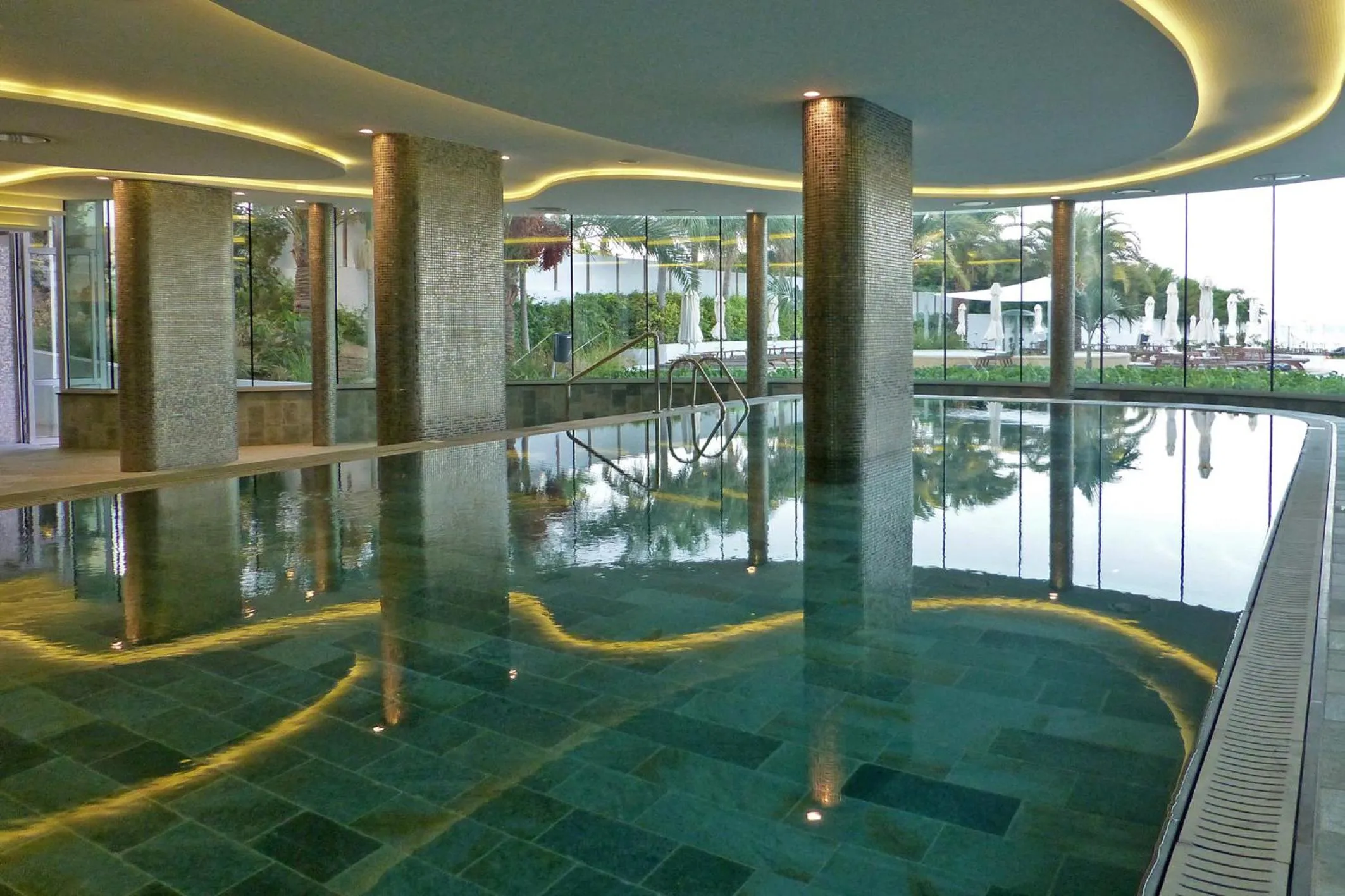 Swimming pool in Sunrise Pearl Hotel & Spa