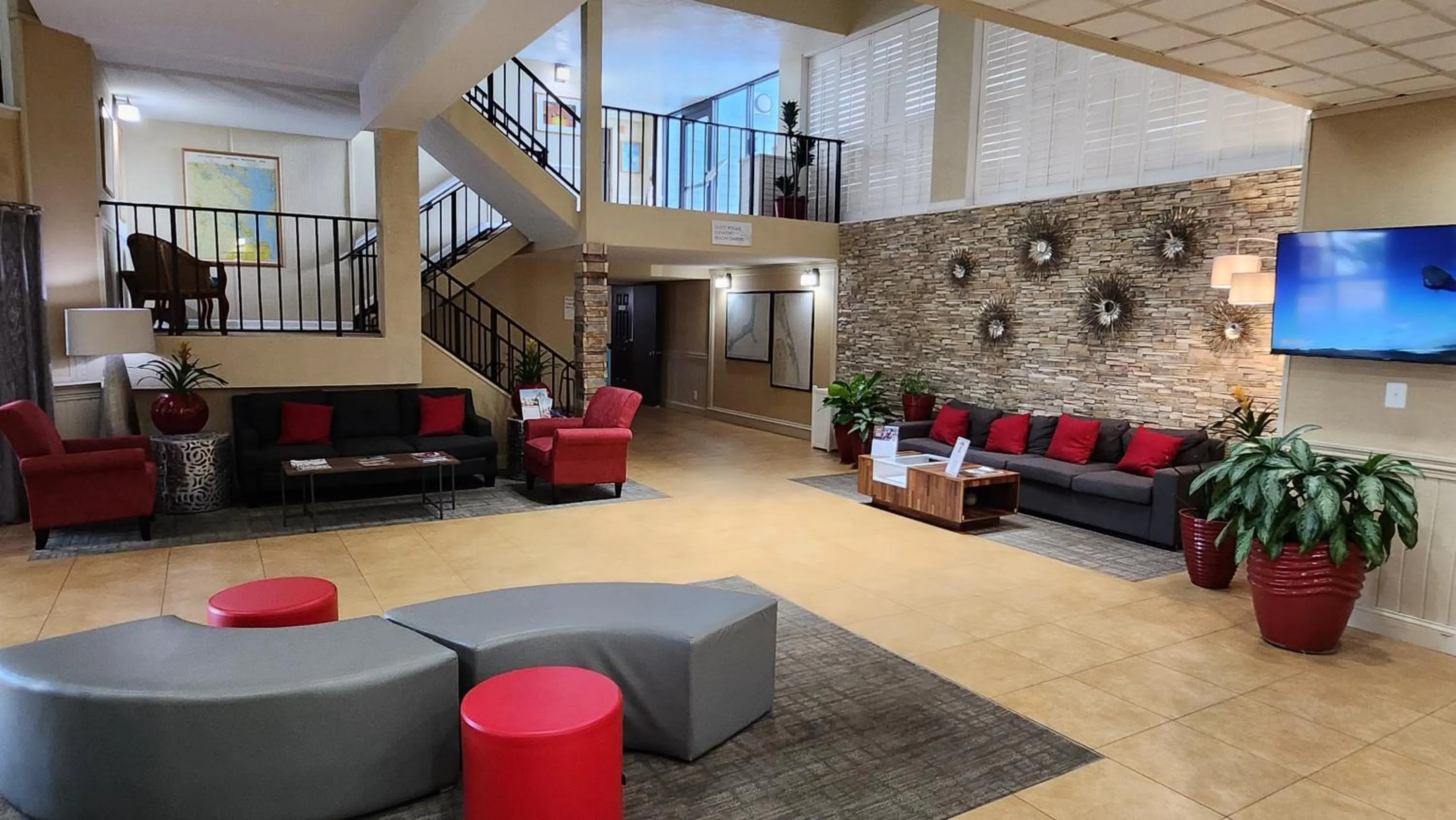 Lobby or reception in Ramada Plaza by Wyndham Nags Head Oceanfront