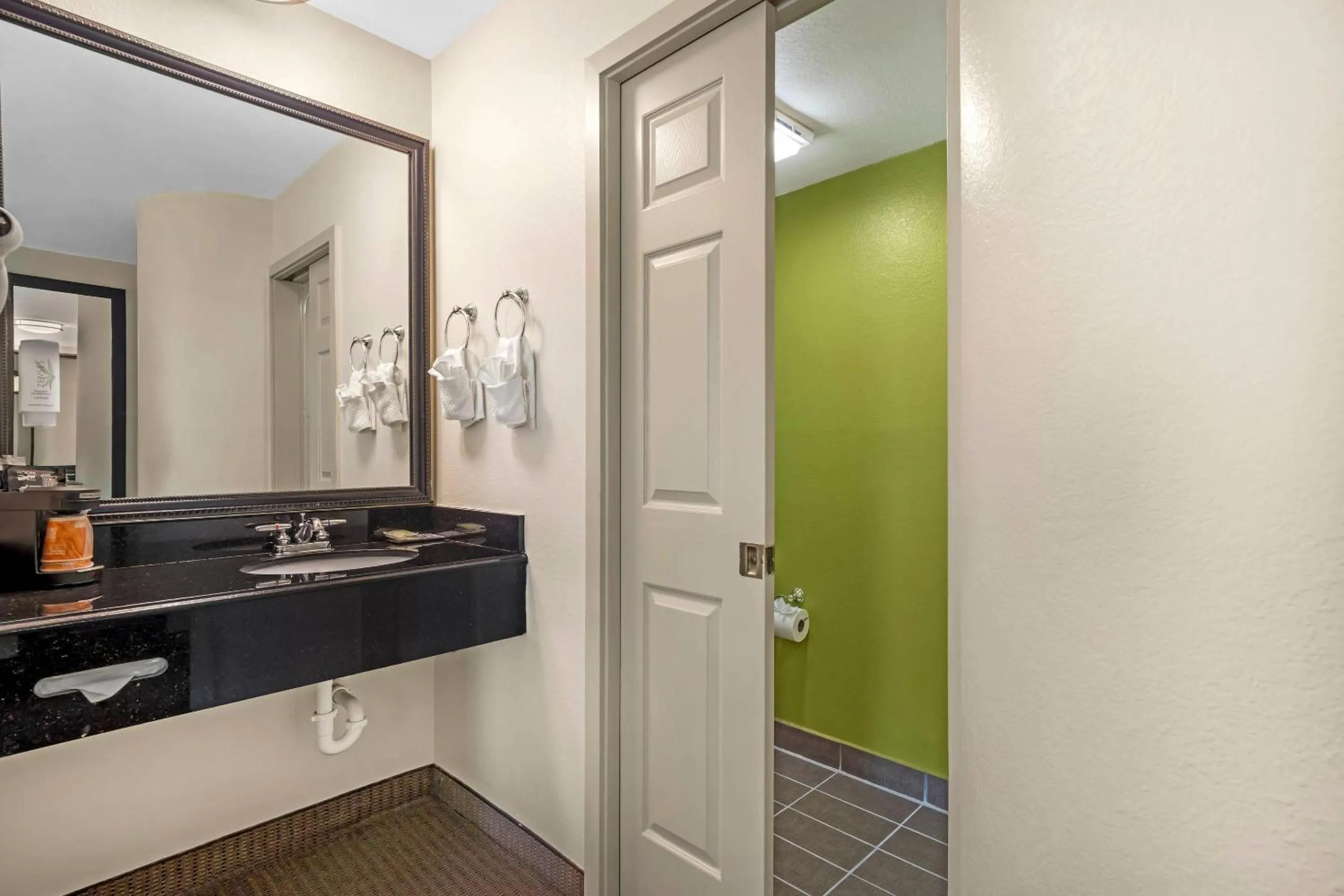 Bedroom in Sleep Inn Baton Rouge East I-12