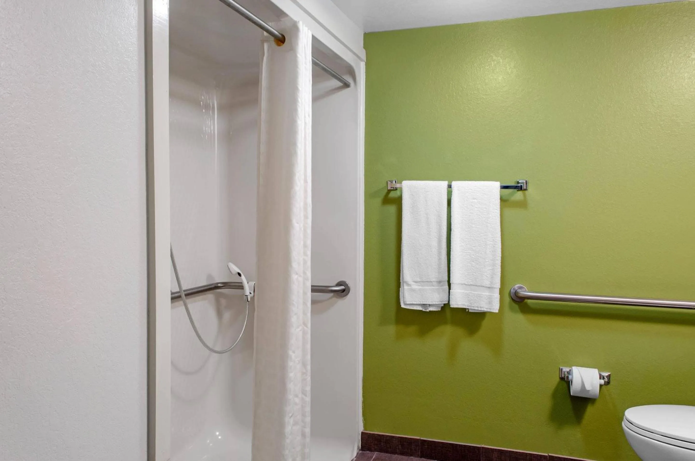 Bedroom in Sleep Inn Baton Rouge East I-12