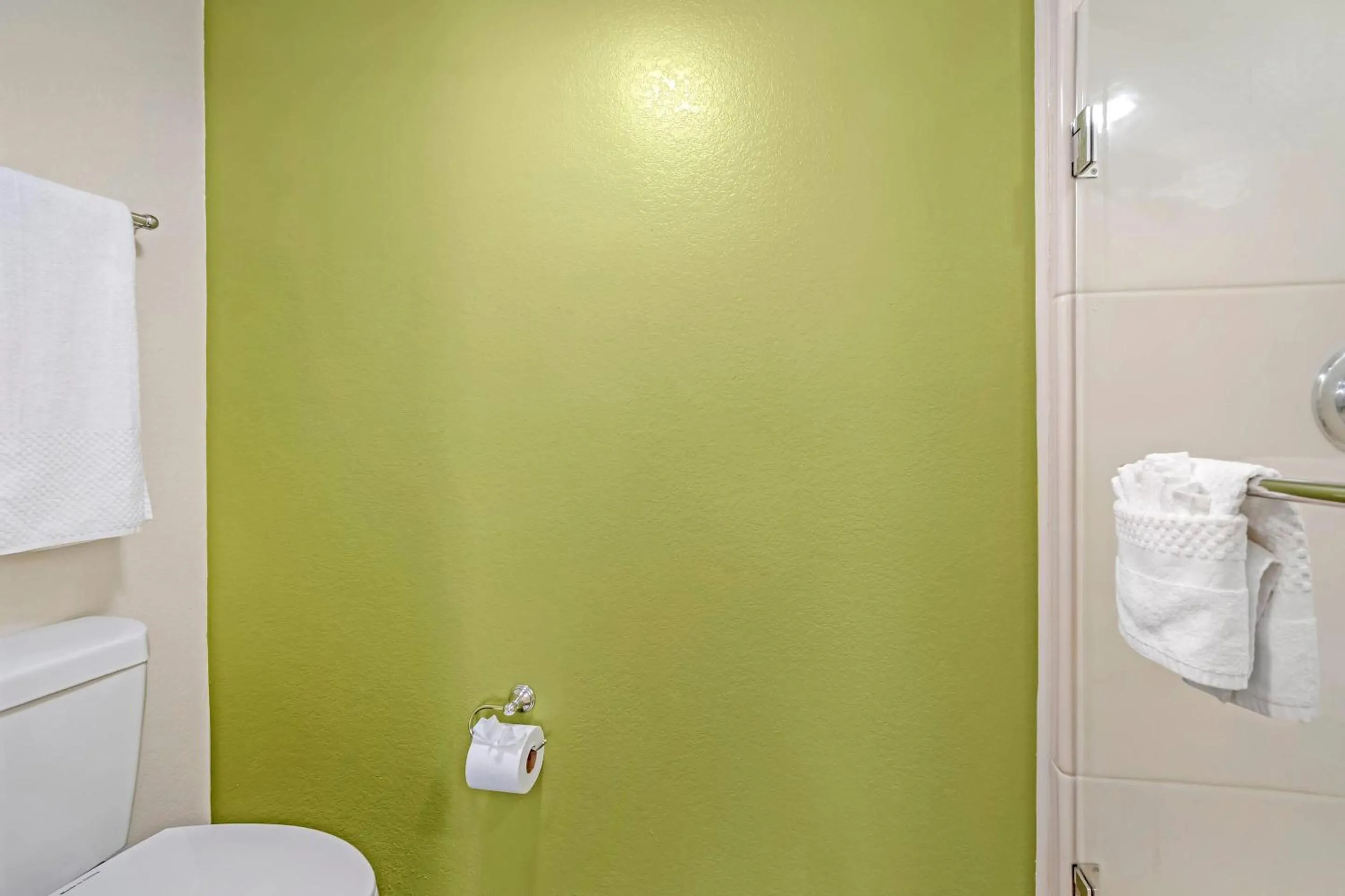 Bedroom in Sleep Inn Baton Rouge East I-12