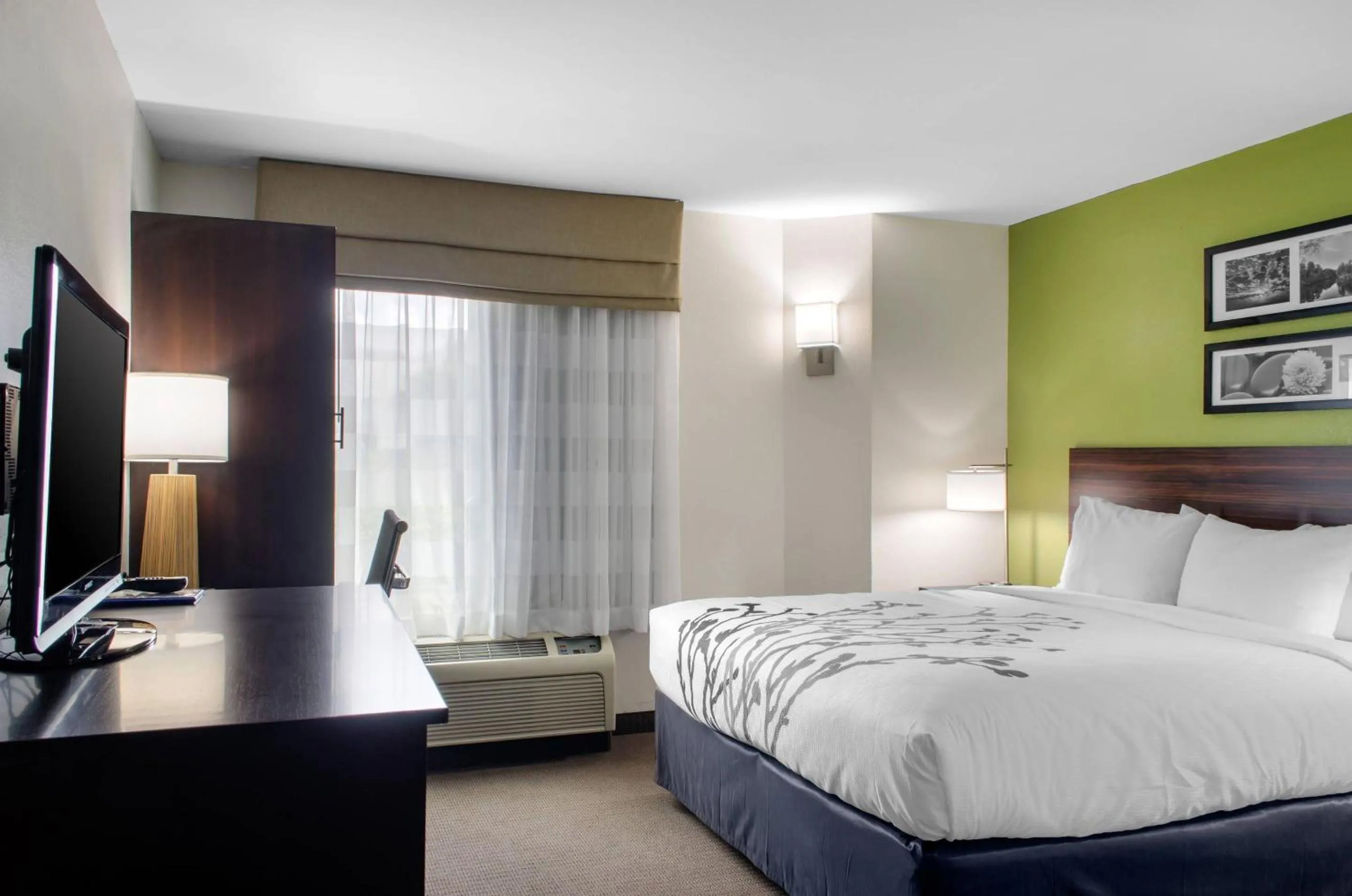 Bedroom, Bed in Sleep Inn Baton Rouge East I-12