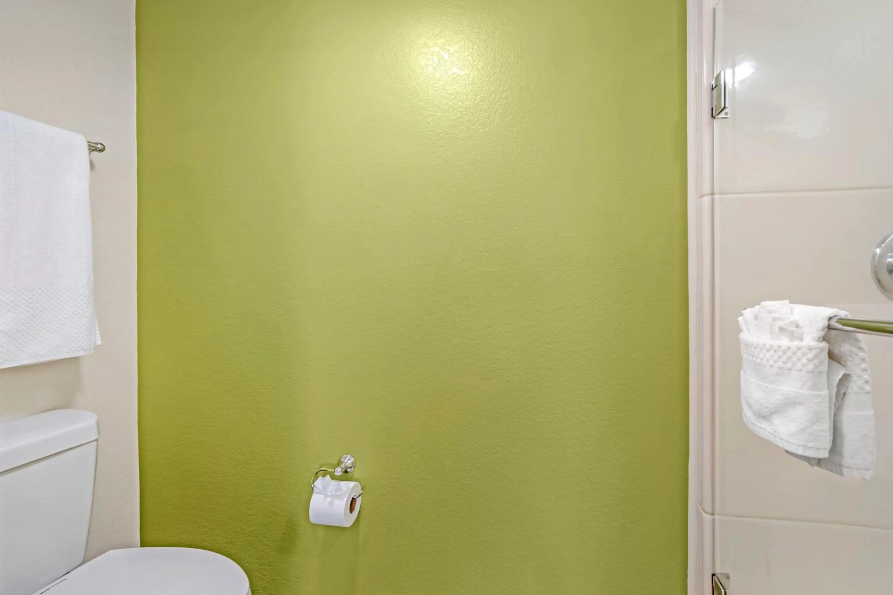 Bathroom in Sleep Inn Baton Rouge East I-12