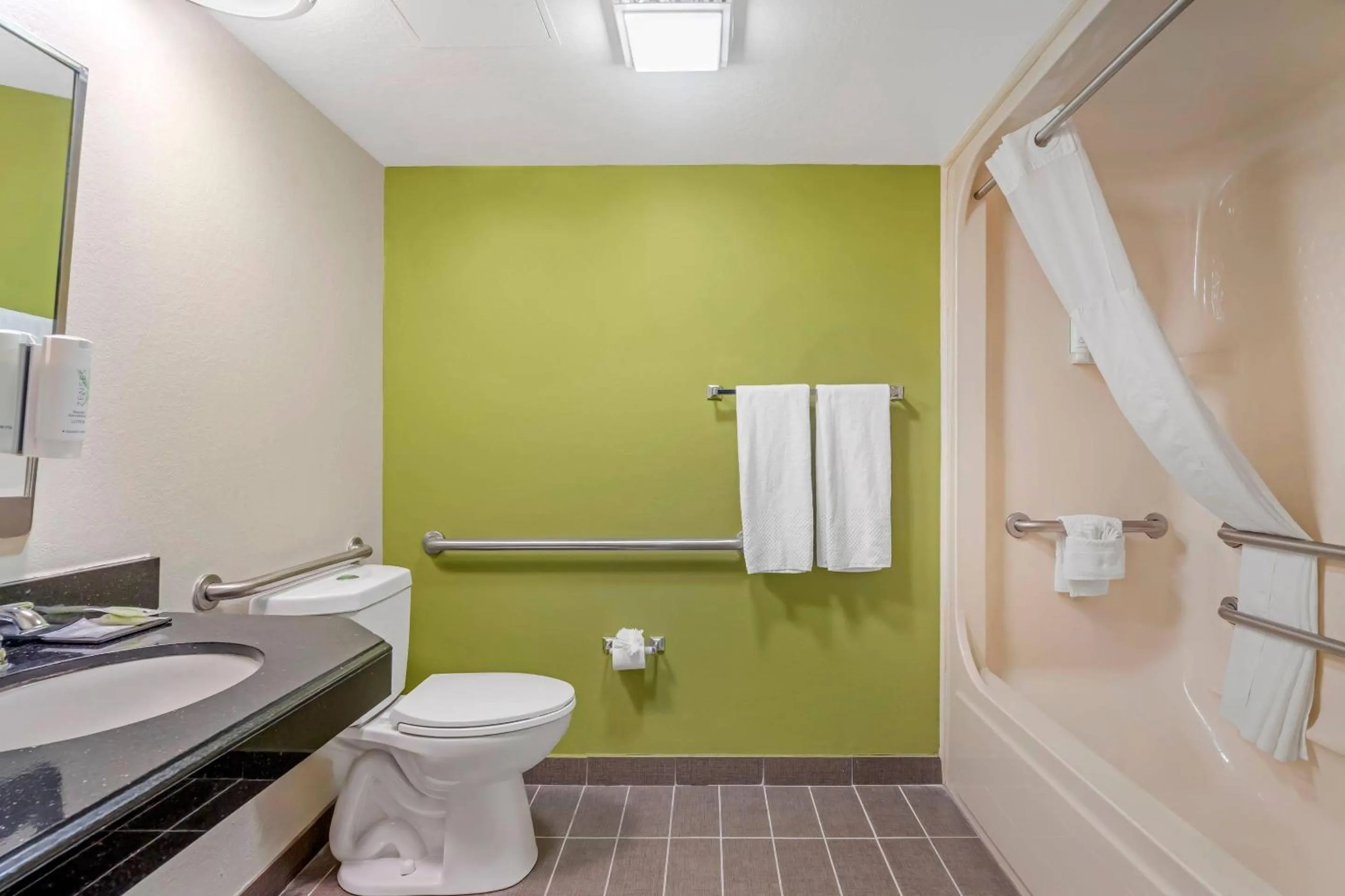 Bedroom in Sleep Inn Baton Rouge East I-12