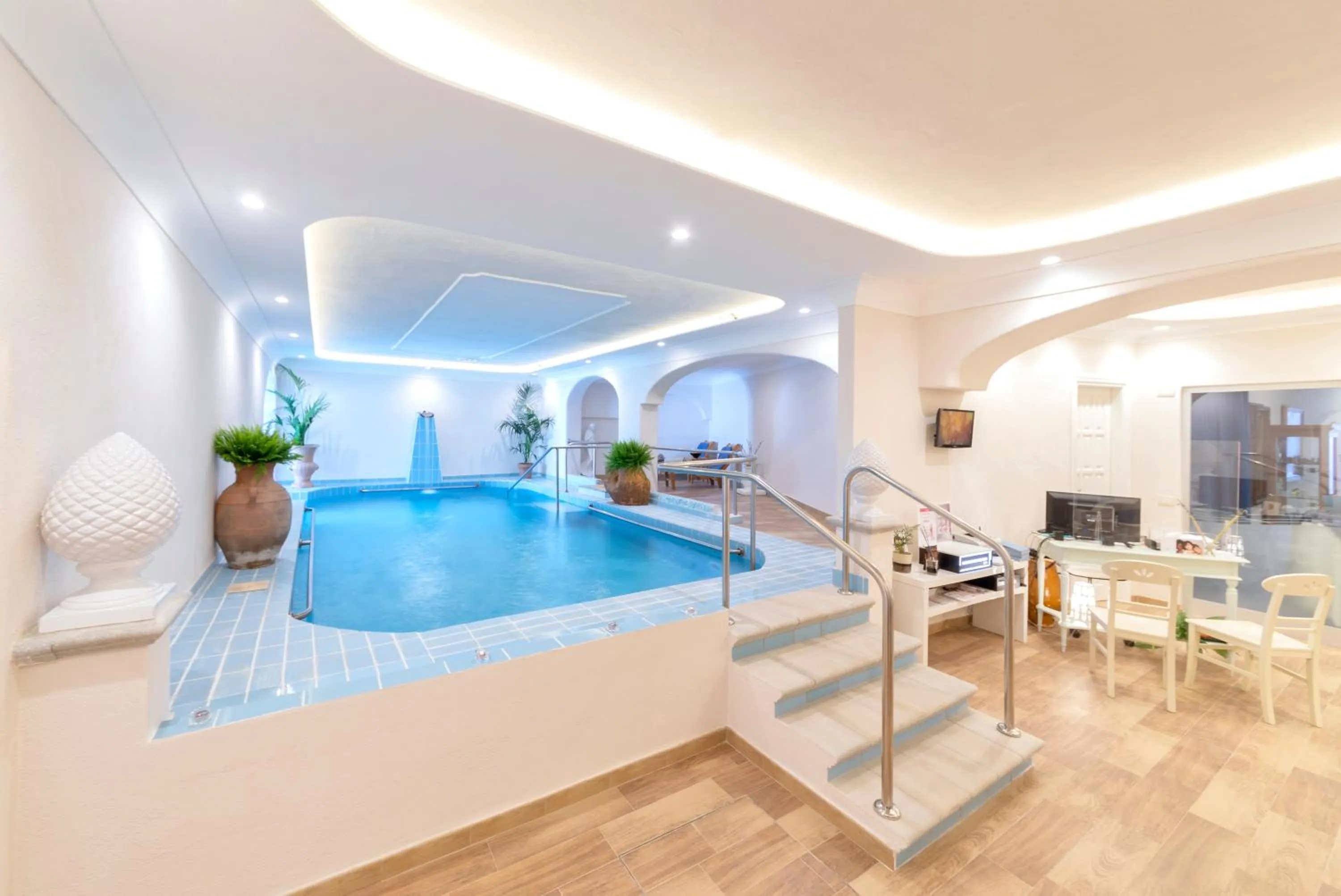 Swimming pool in Hotel Grazia alla Scannella