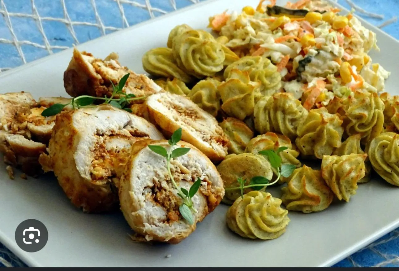 Restaurant/places to eat in HOTEL LORD