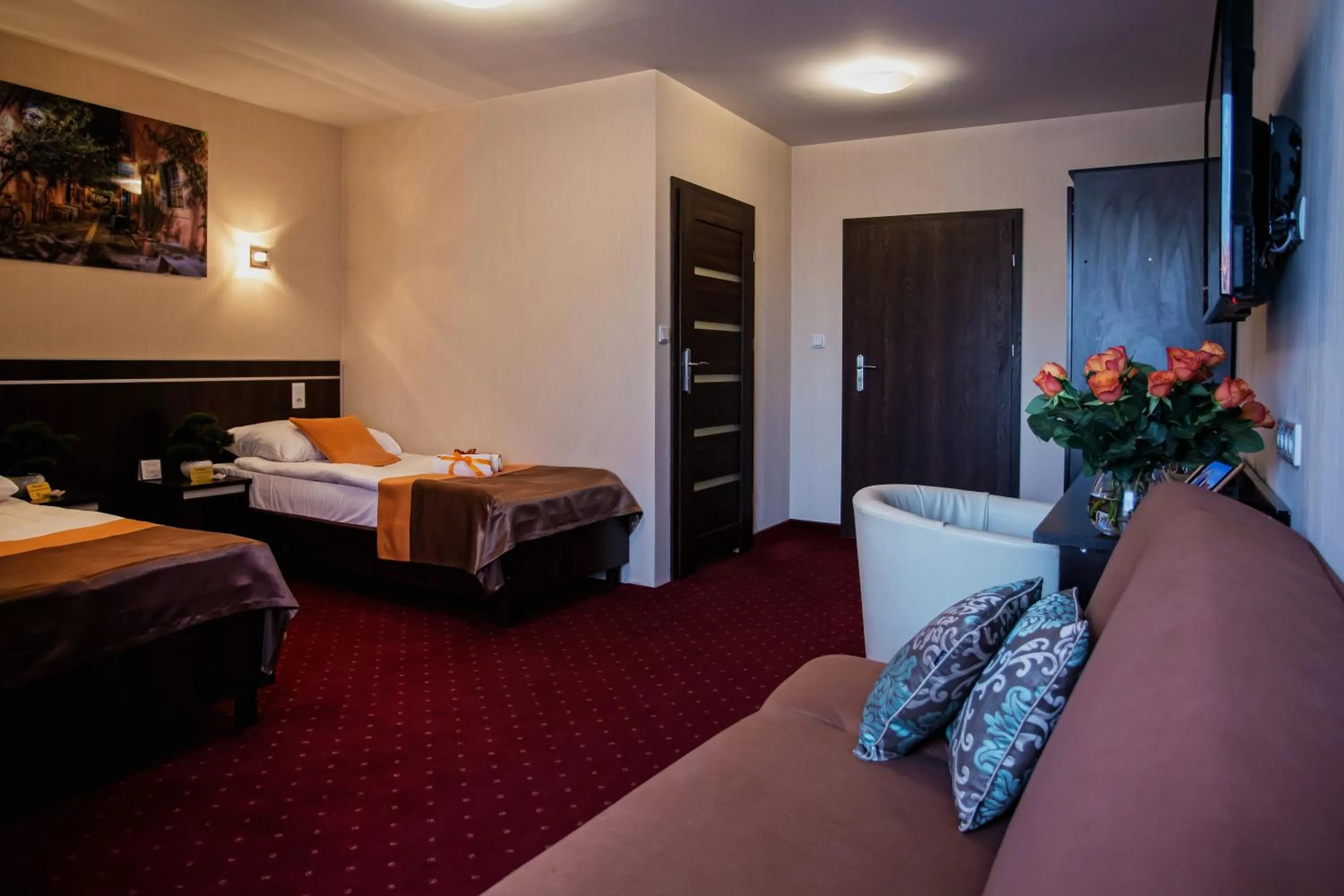 Photo of the whole room, Bed in HOTEL LORD