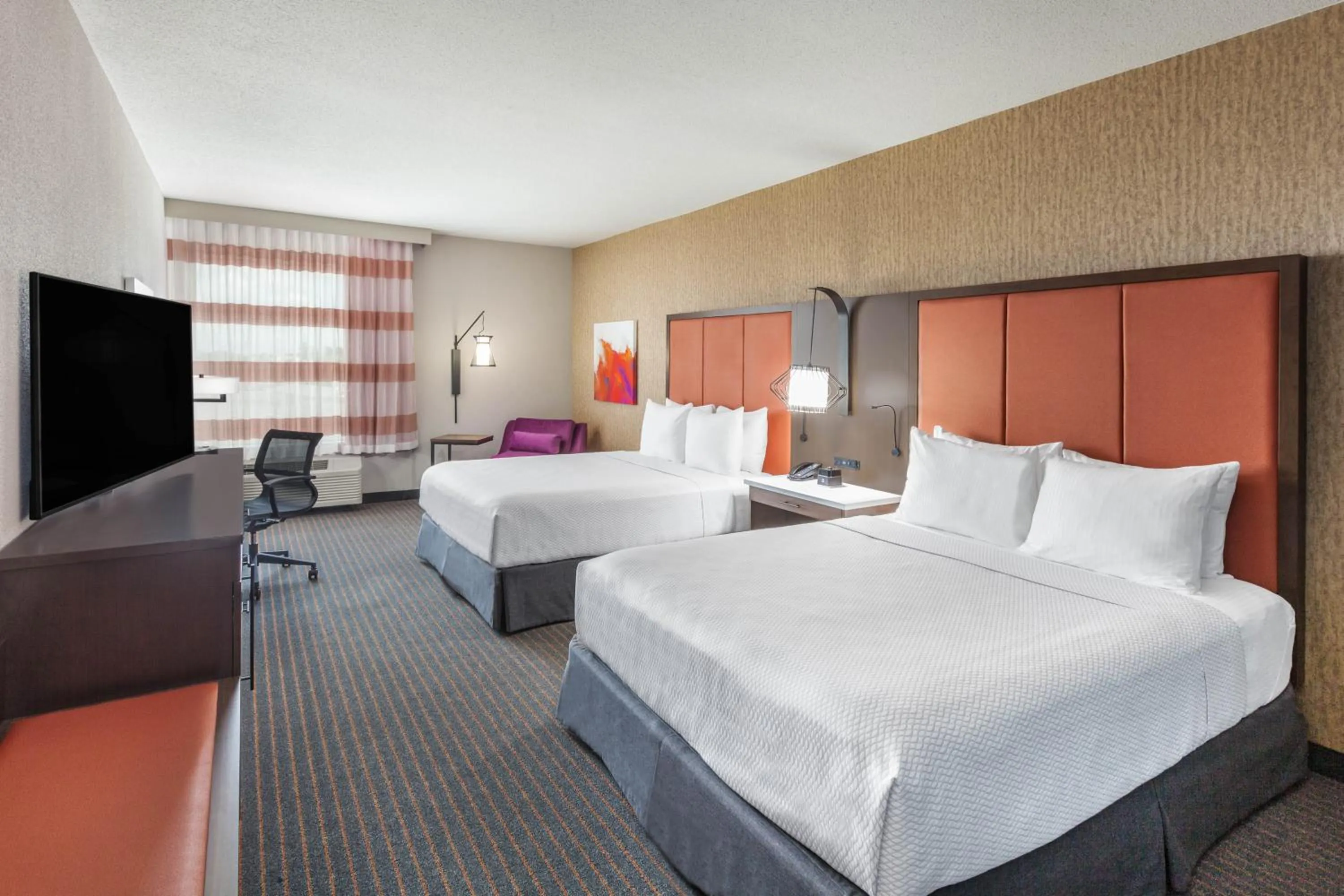 Photo of the whole room, Bed in La Quinta by Wyndham Houston East at Sheldon Rd