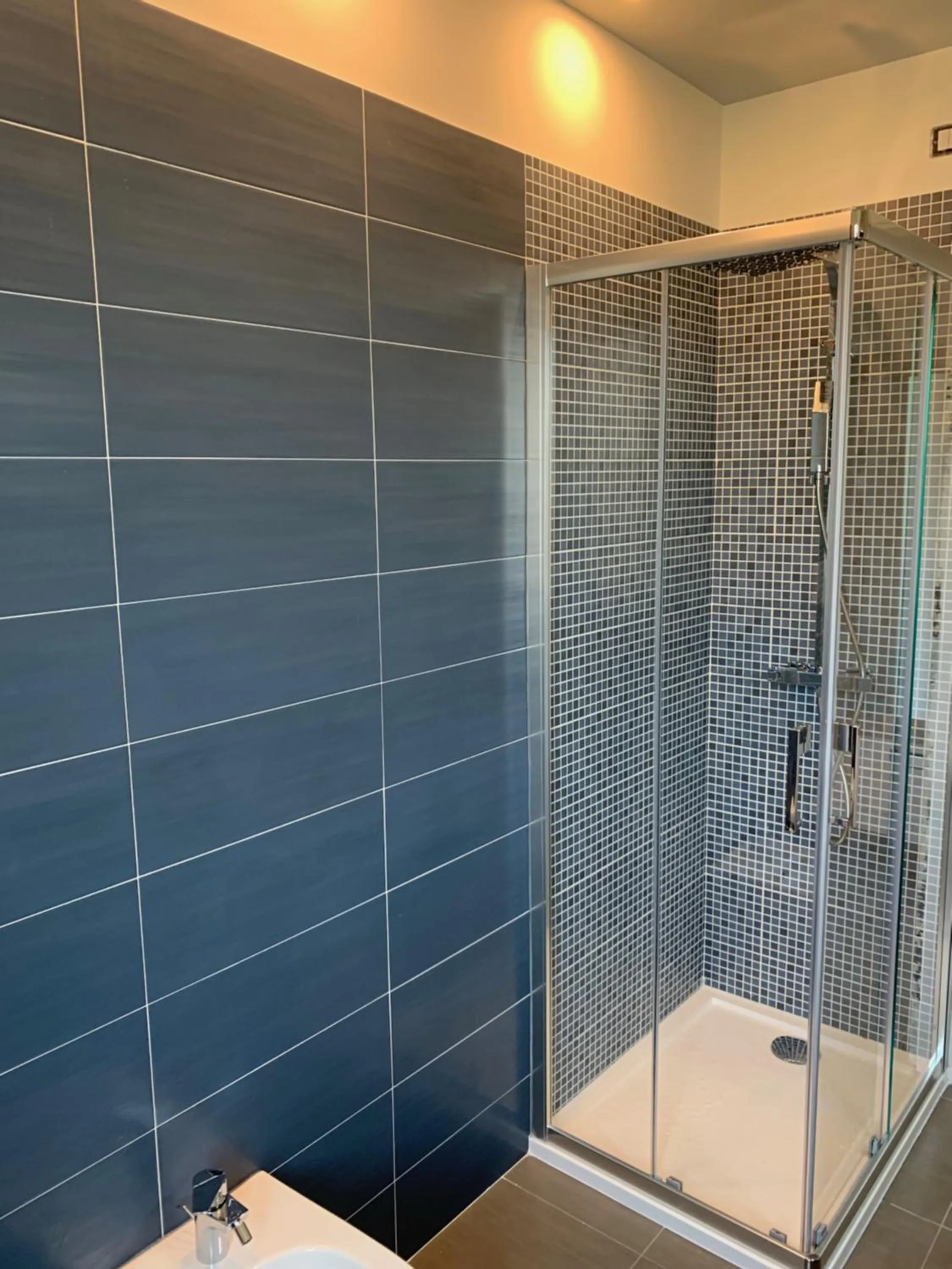 Shower in RED'S apartments