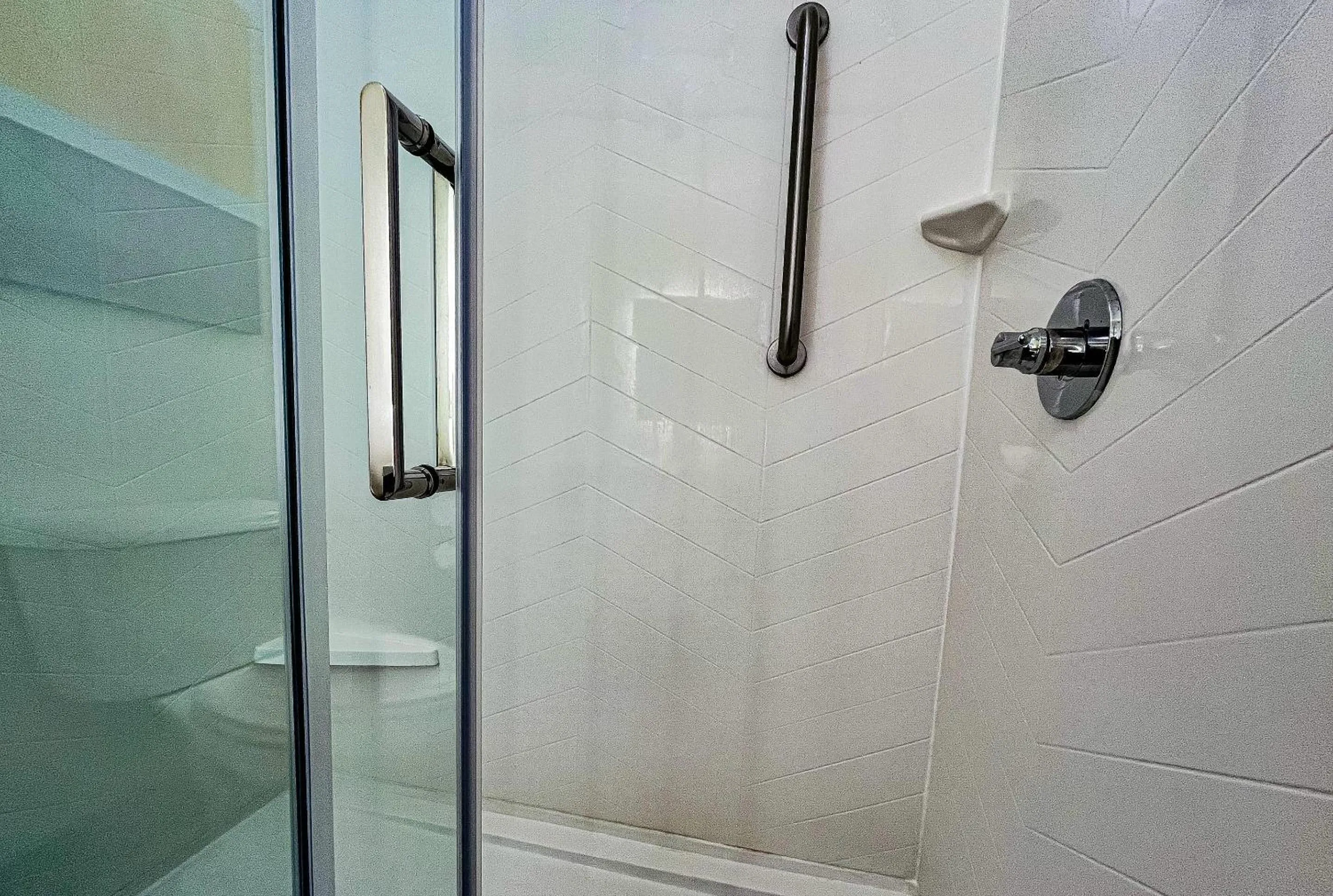 Bedroom in Comfort Suites Oil Center