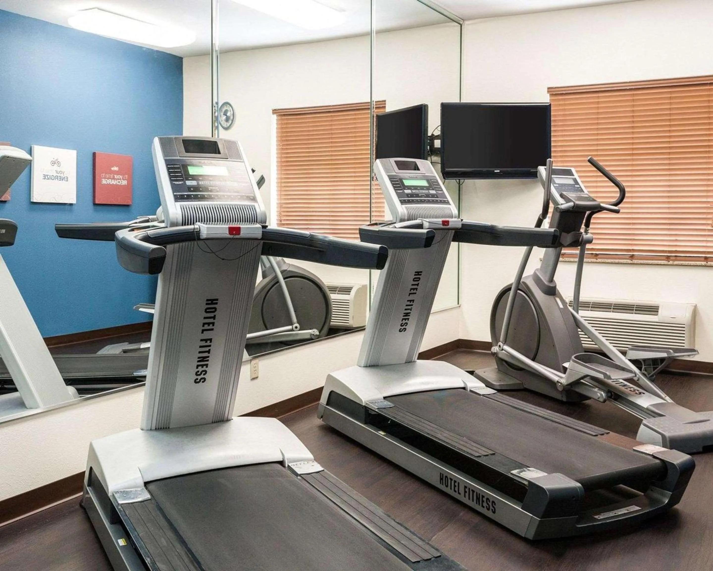 Fitness centre/facilities in Comfort Suites Oil Center