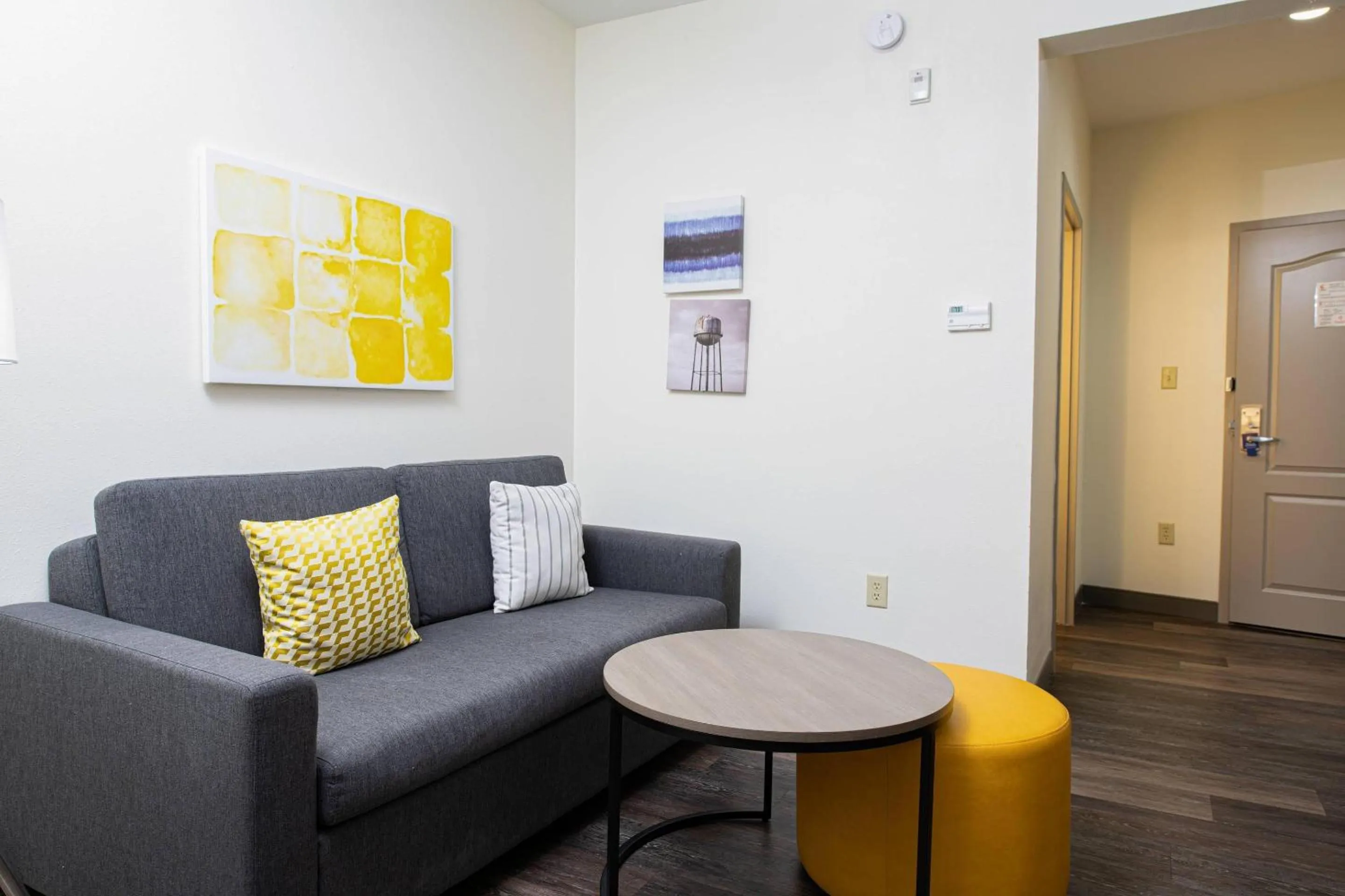 Bedroom in Comfort Suites Oil Center