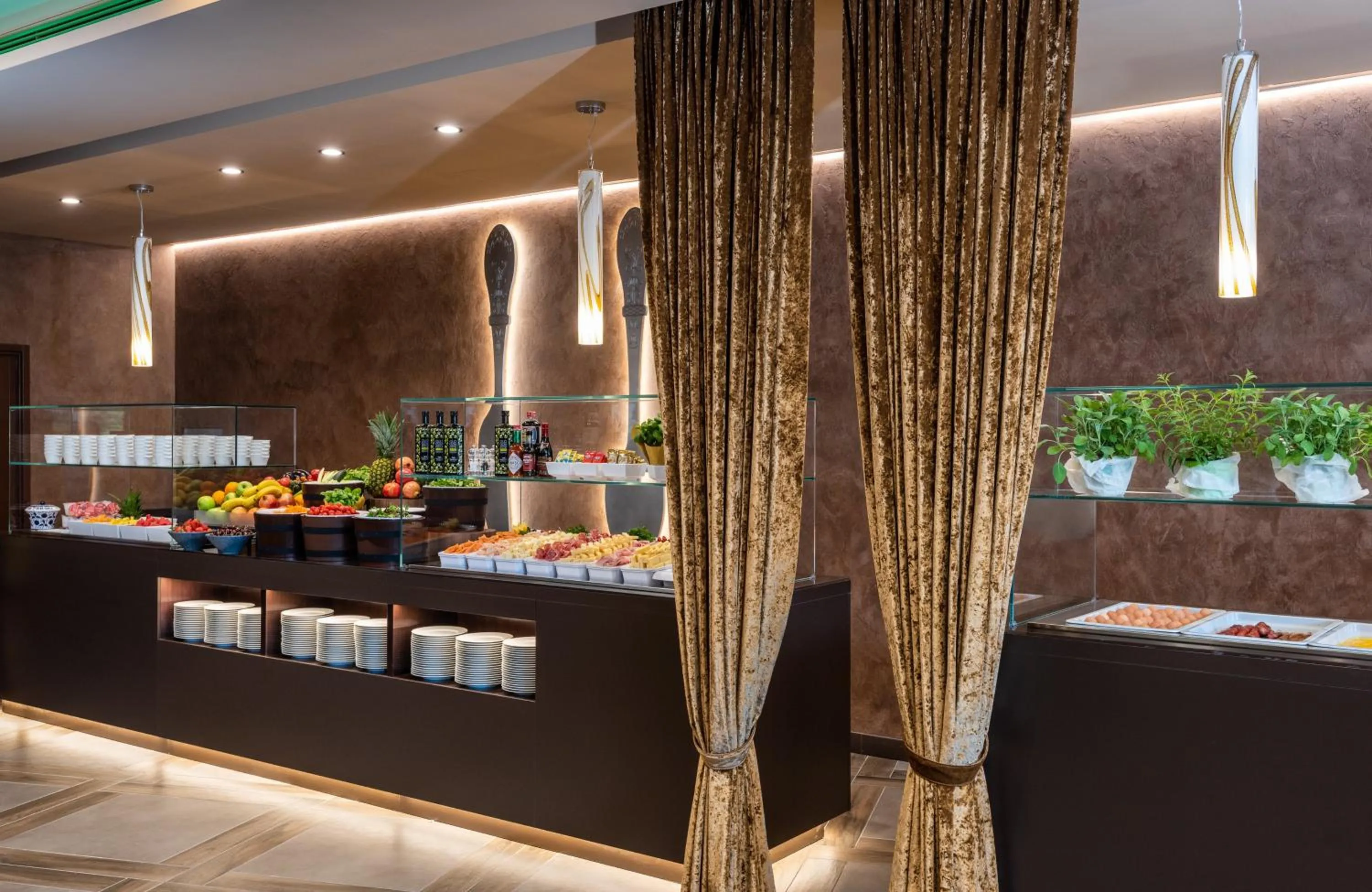 Buffet breakfast in Leonardo Royal Hotel Venice Mestre