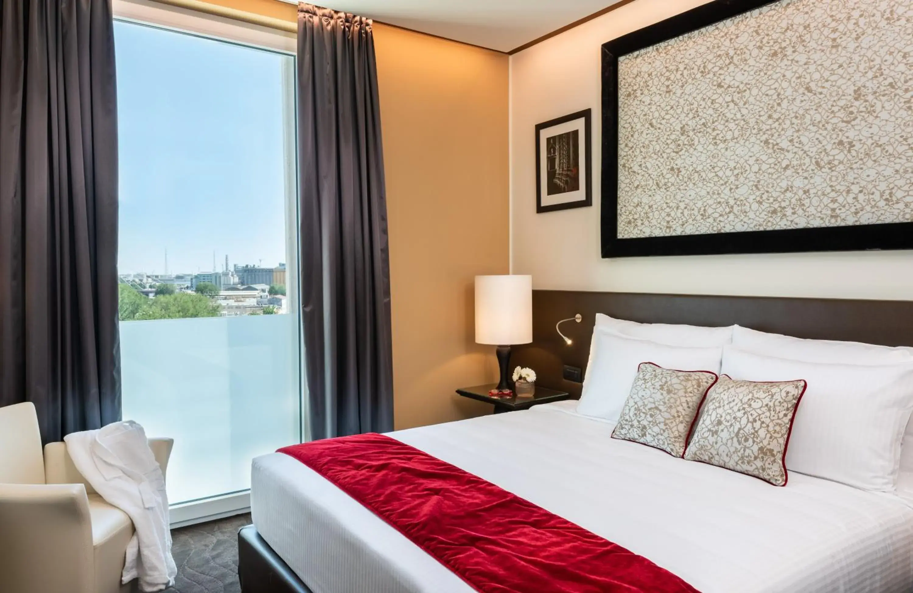 Superior Double or Twin Room in Leonardo Royal Hotel Venice Mestre Superior Double or Twin Room in Leonardo Royal Hotel Venice Mestre