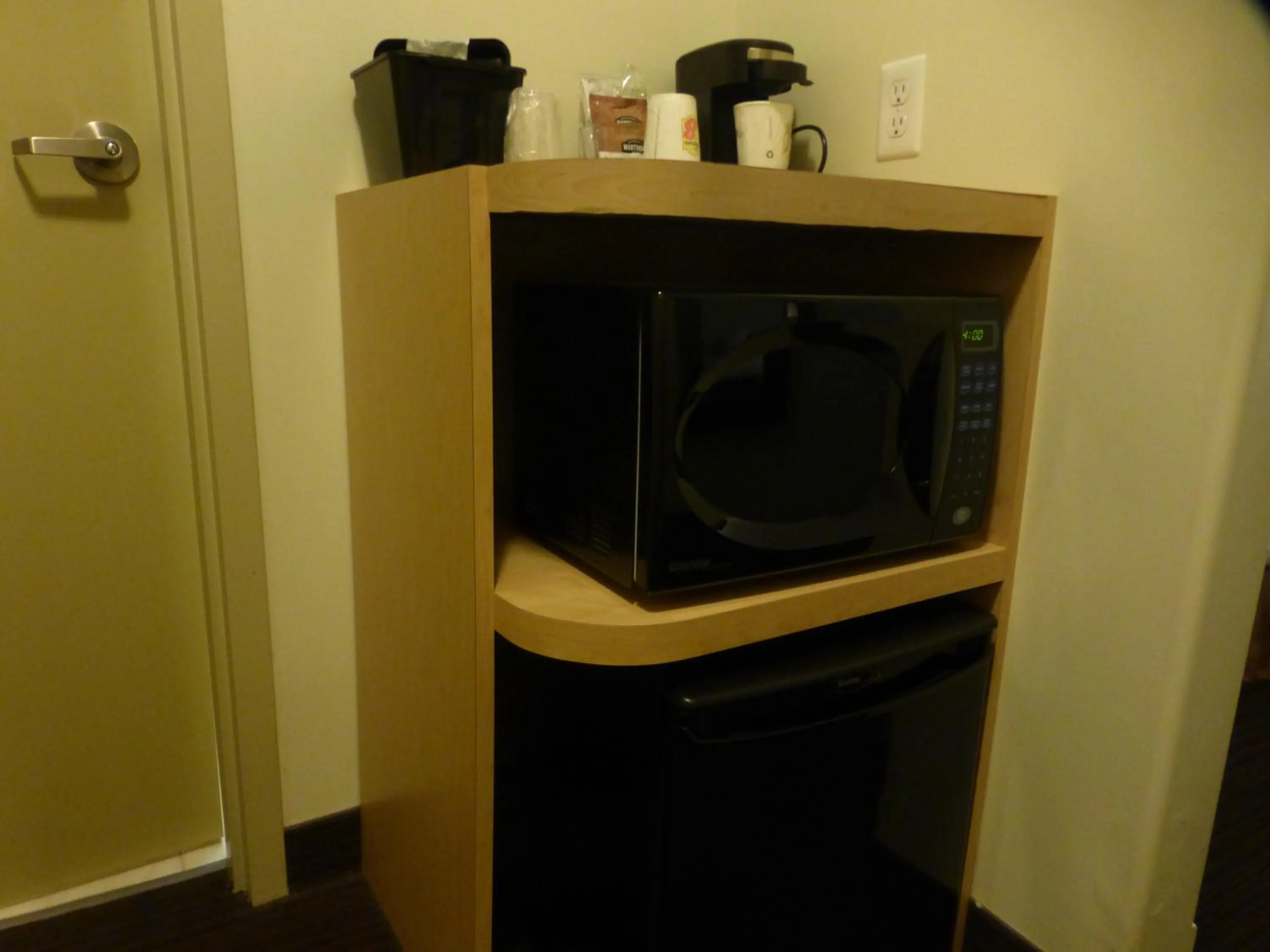 Coffee/tea facilities in Super 8 by Wyndham Peterborough