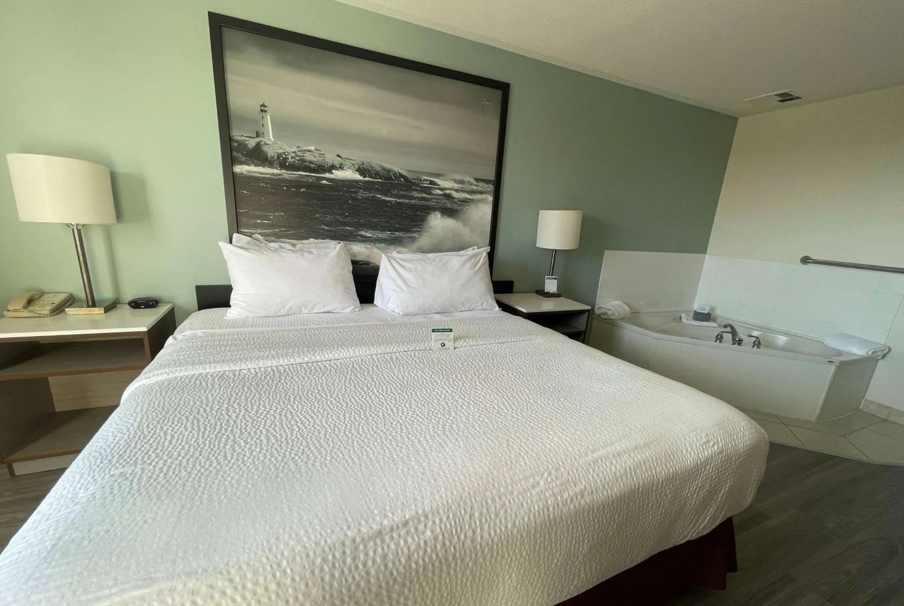 Photo of the whole room, Bed in Super 8 by Wyndham Peterborough