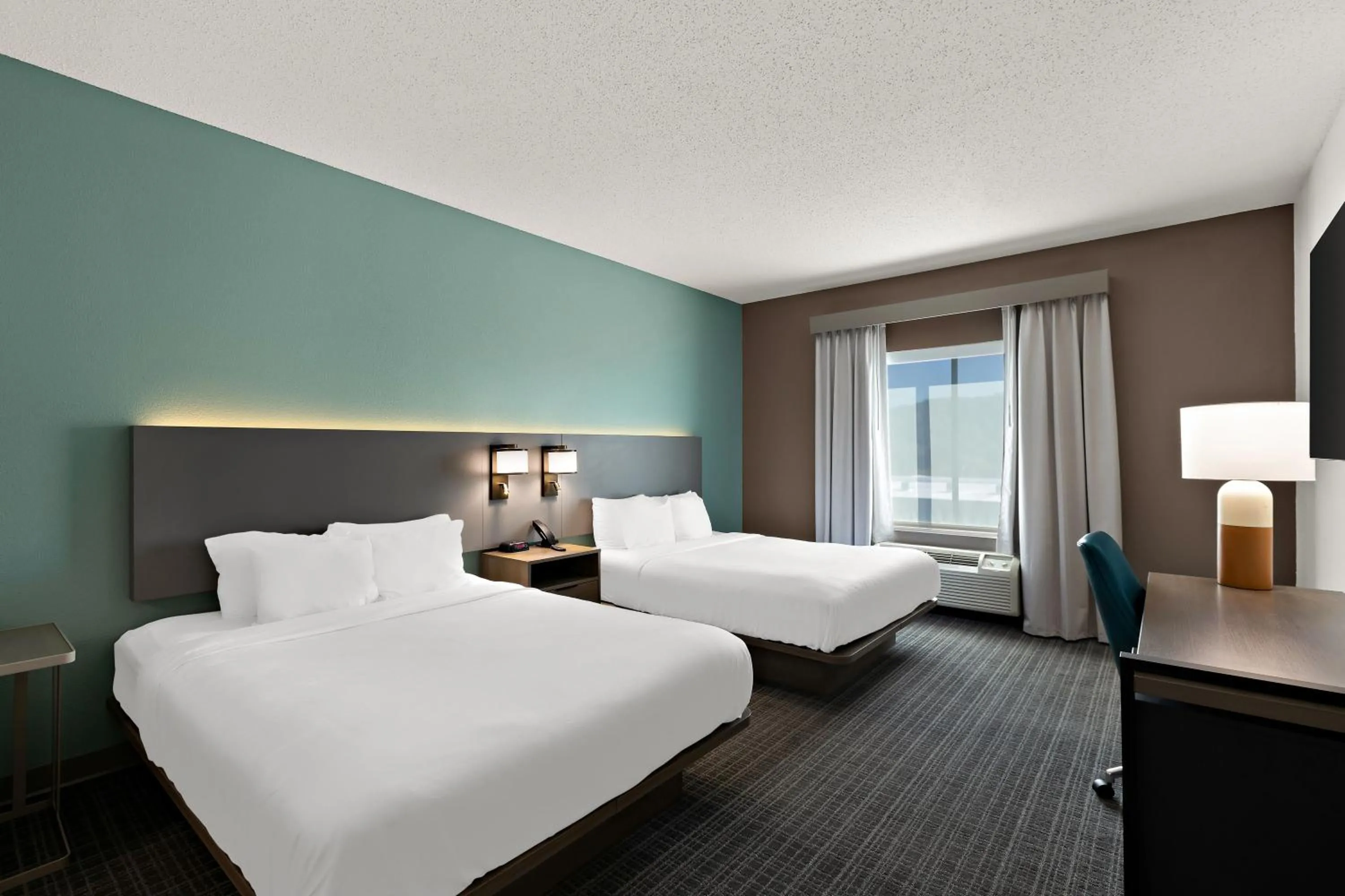 Bedroom, Bed in Comfort Inn Powell - Knoxville North