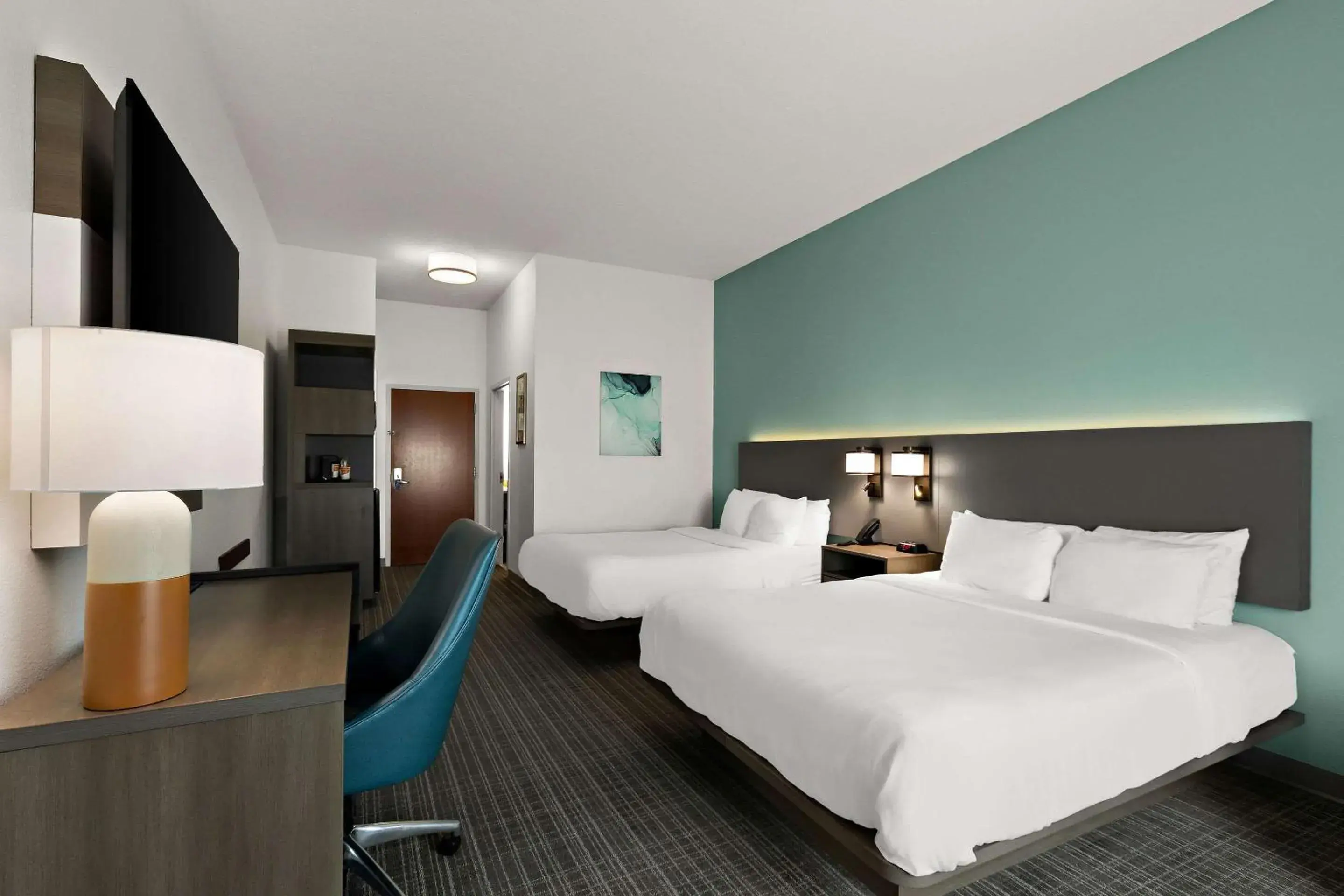 Queen Room with Two Queen Beds - Non-Smoking in Comfort Inn Powell - Knoxville North Queen Room with Two Queen Beds - Non-Smoking in Comfort Inn Powell - Knoxville North