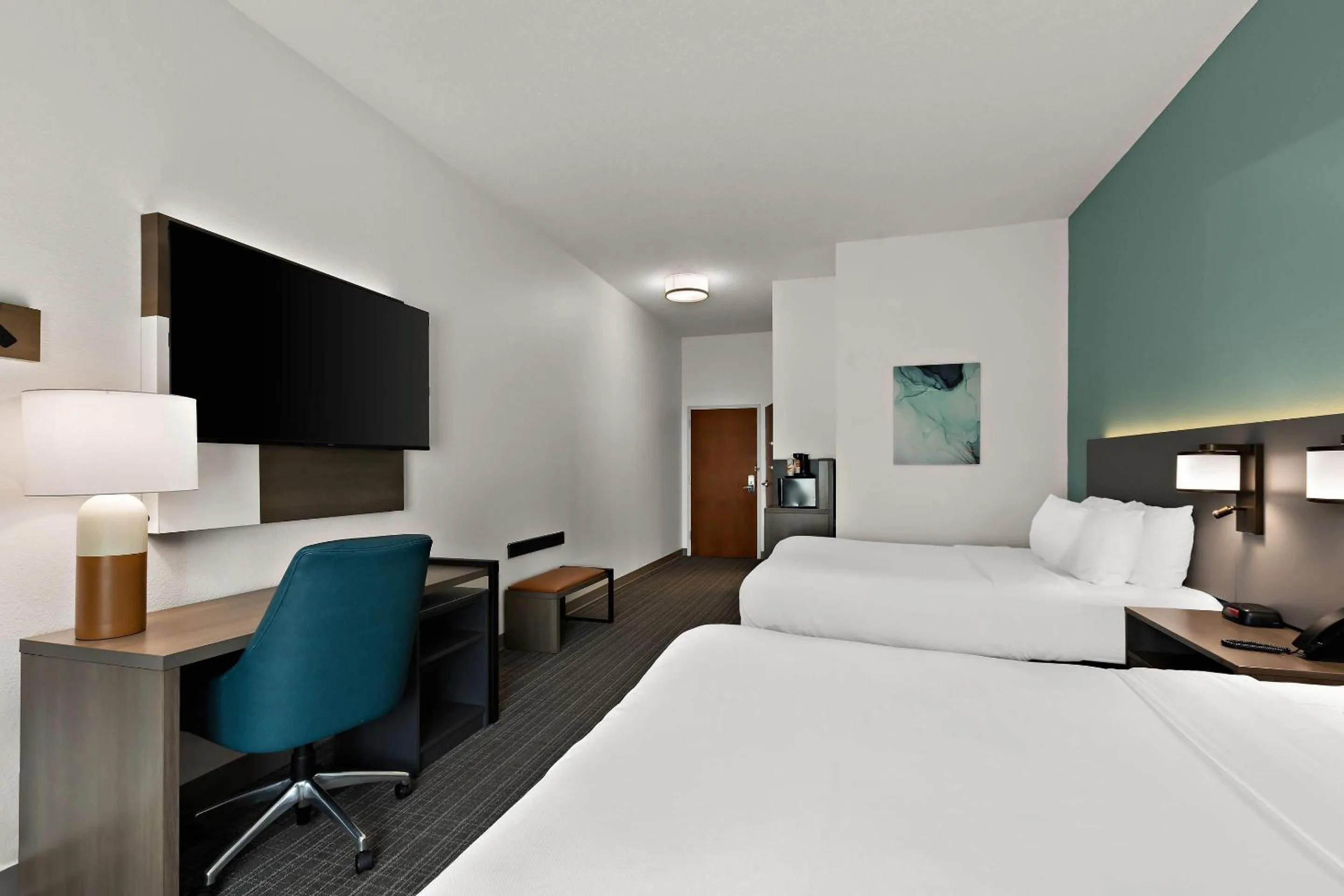 Bedroom, Bed in Comfort Inn Powell - Knoxville North