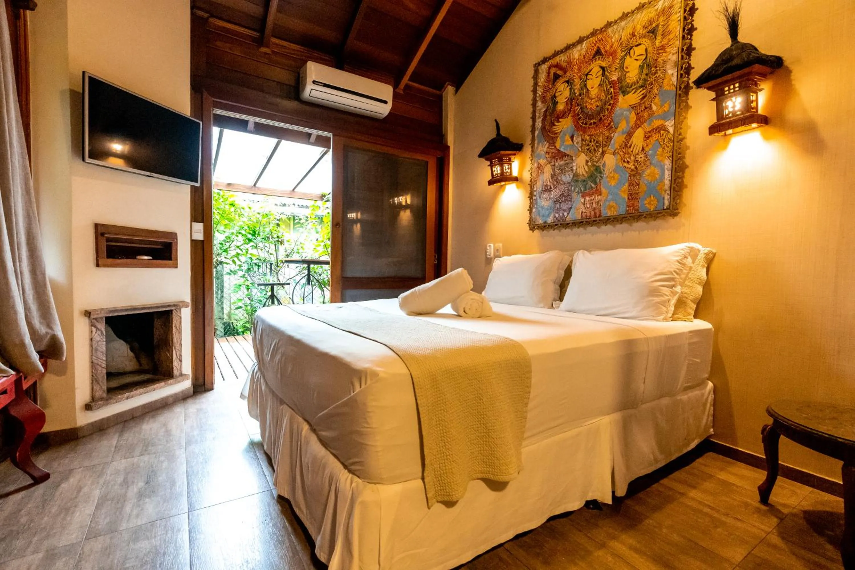 Photo of the whole room, Bed in Pousada Astral da Ilha