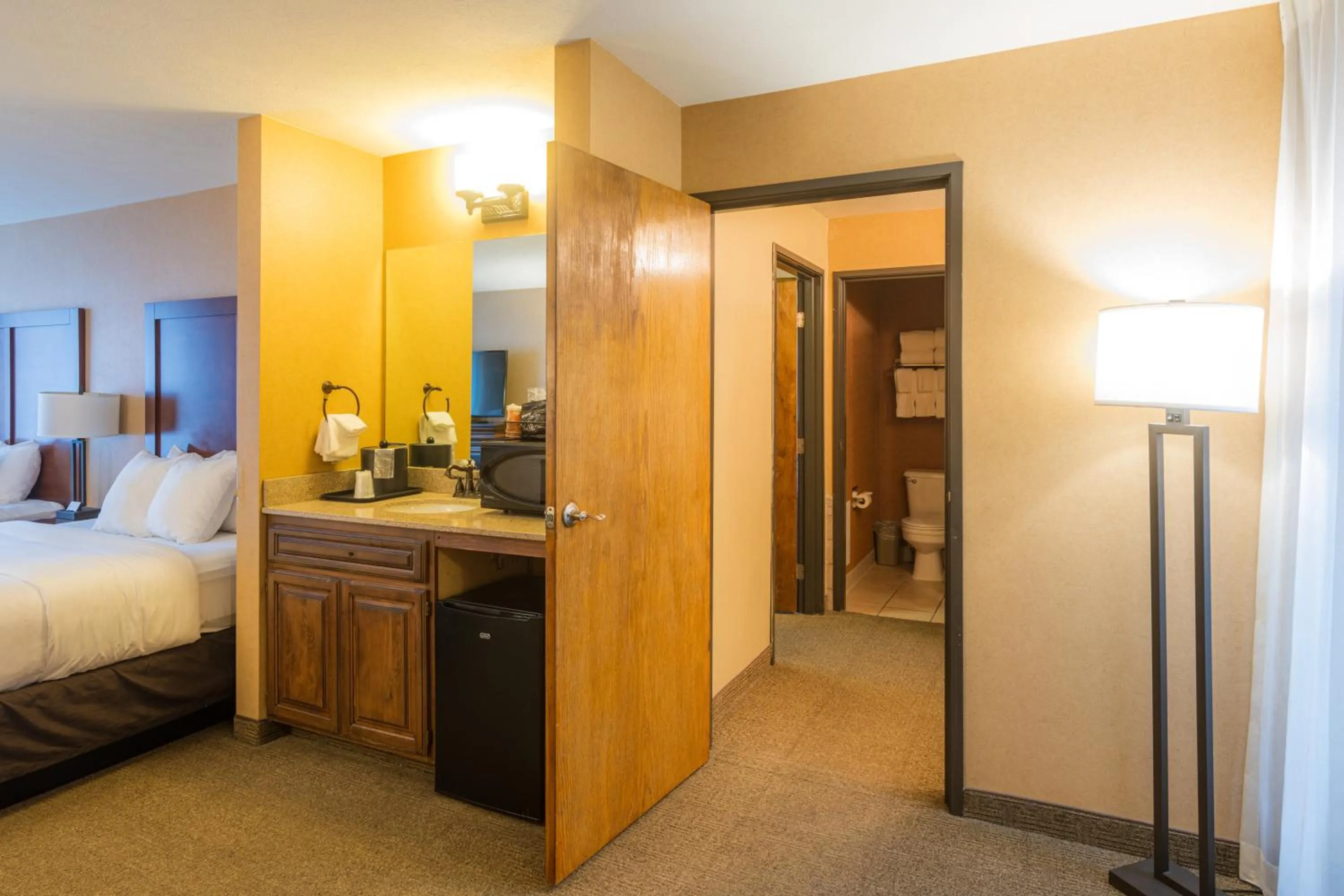 Photo of the whole room, Bed in Comfort Inn & Suites Spokane Valley Central