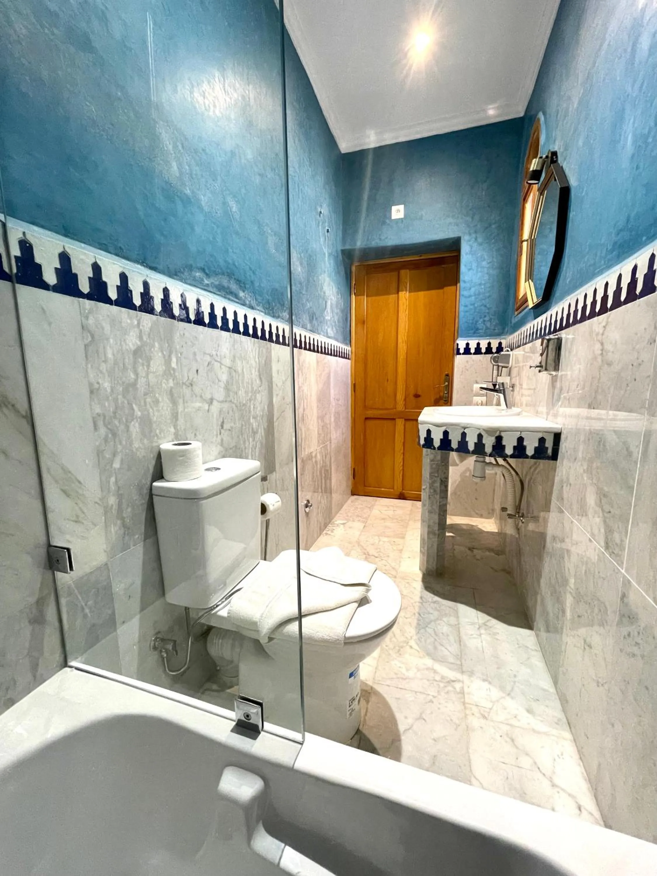 Shower in Le Grand Alcazar - Riad