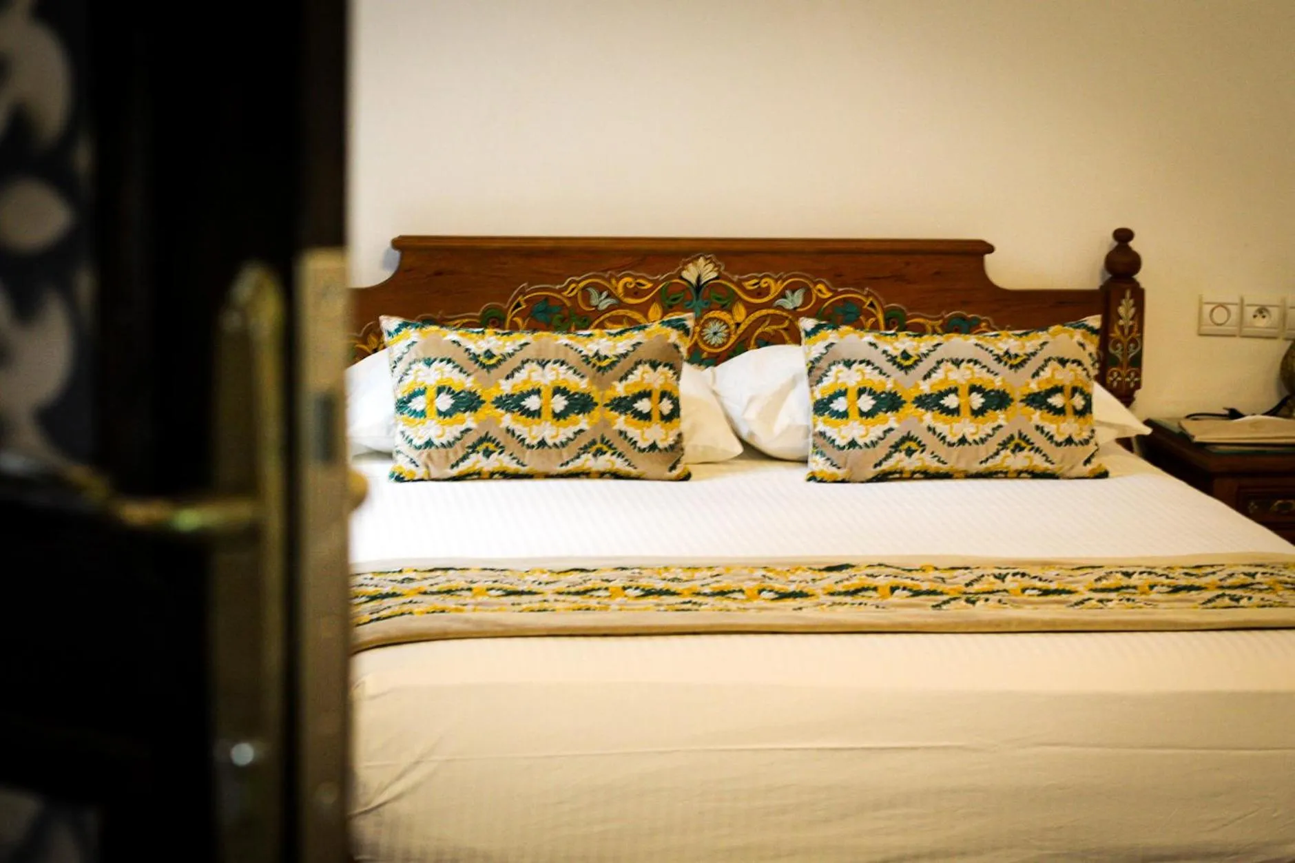 Bed in Le Grand Alcazar - Riad