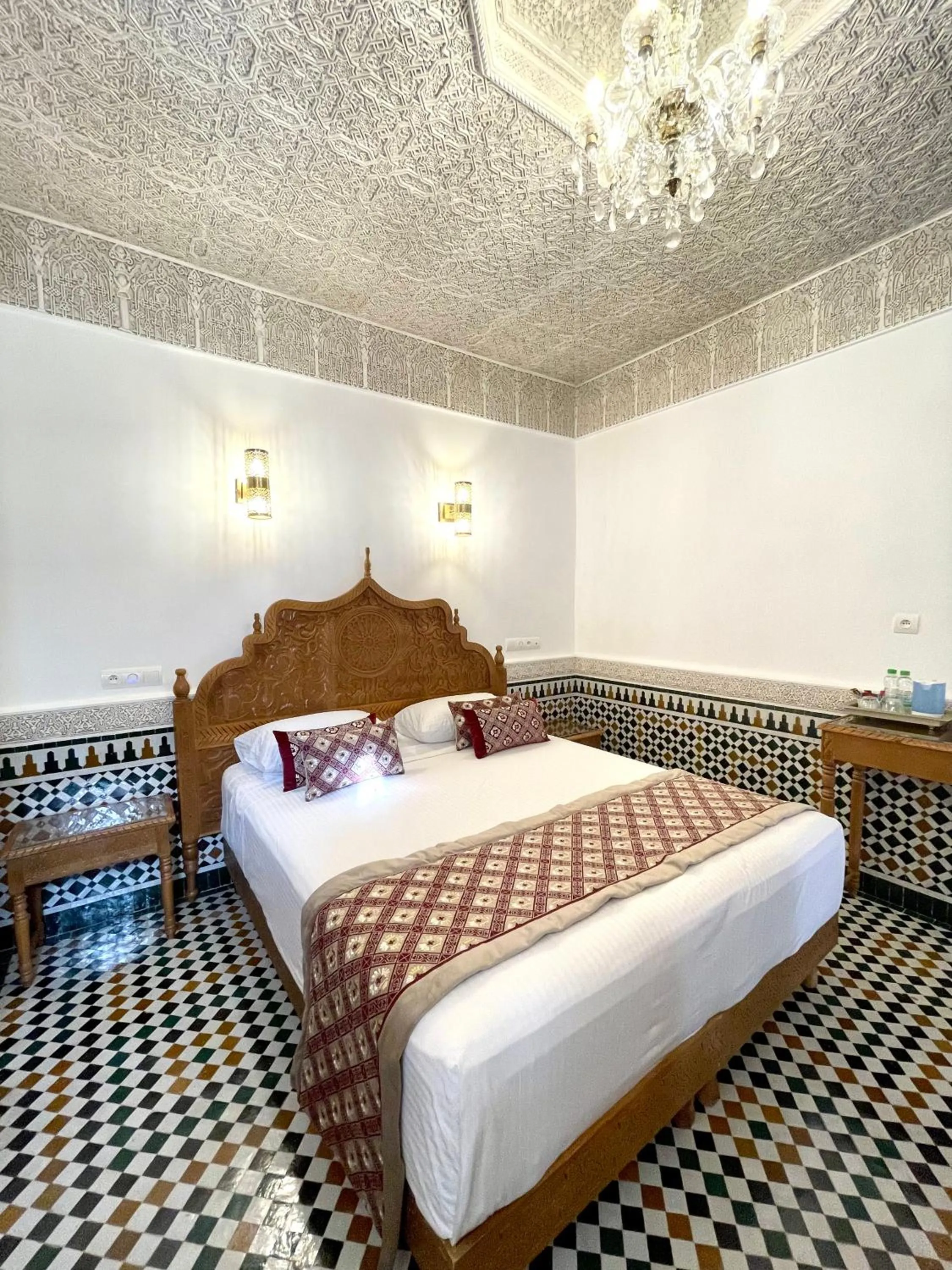 Bed in Le Grand Alcazar - Riad