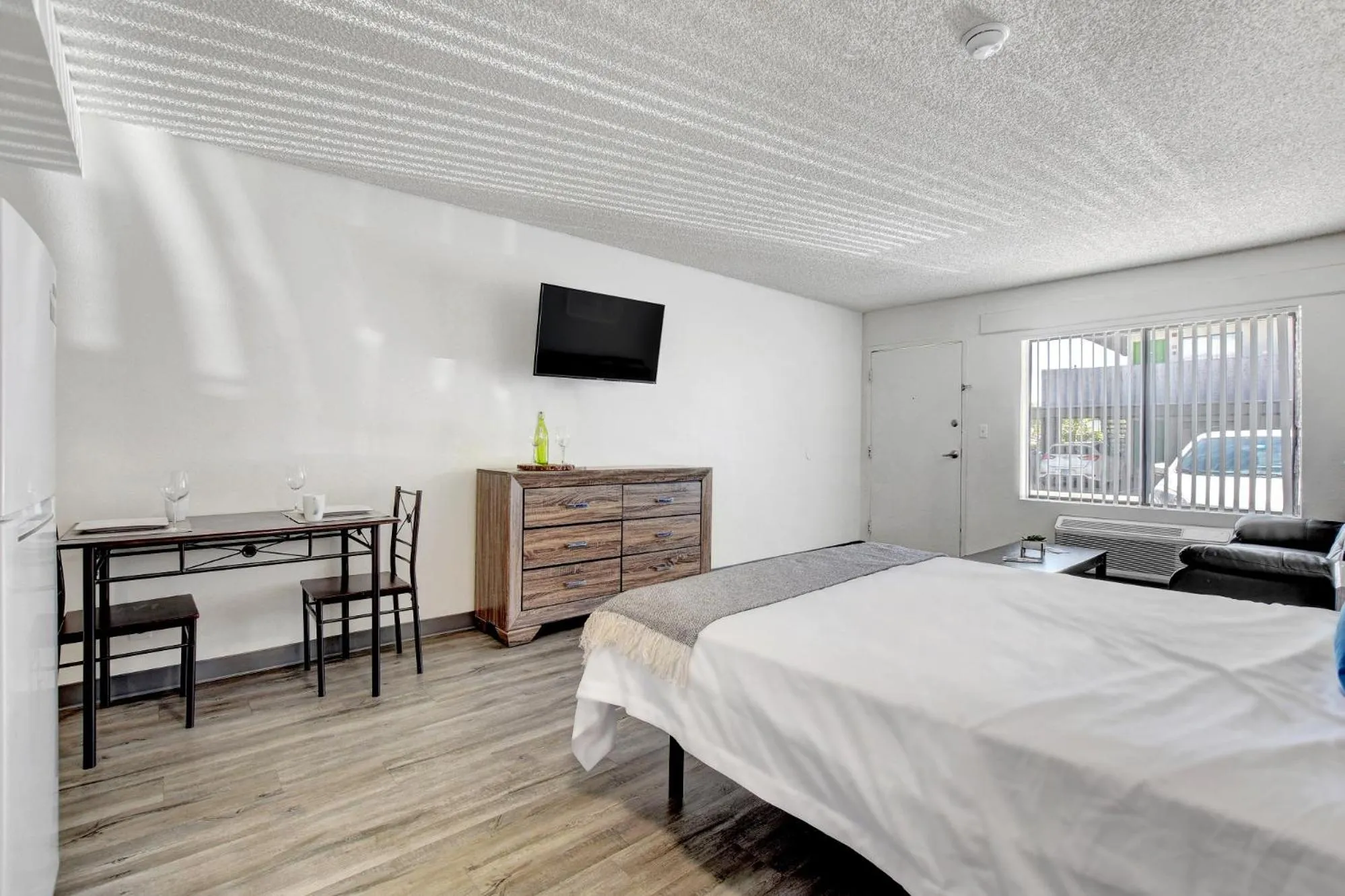 Siegel Slots and Suites (No Resort Fees)